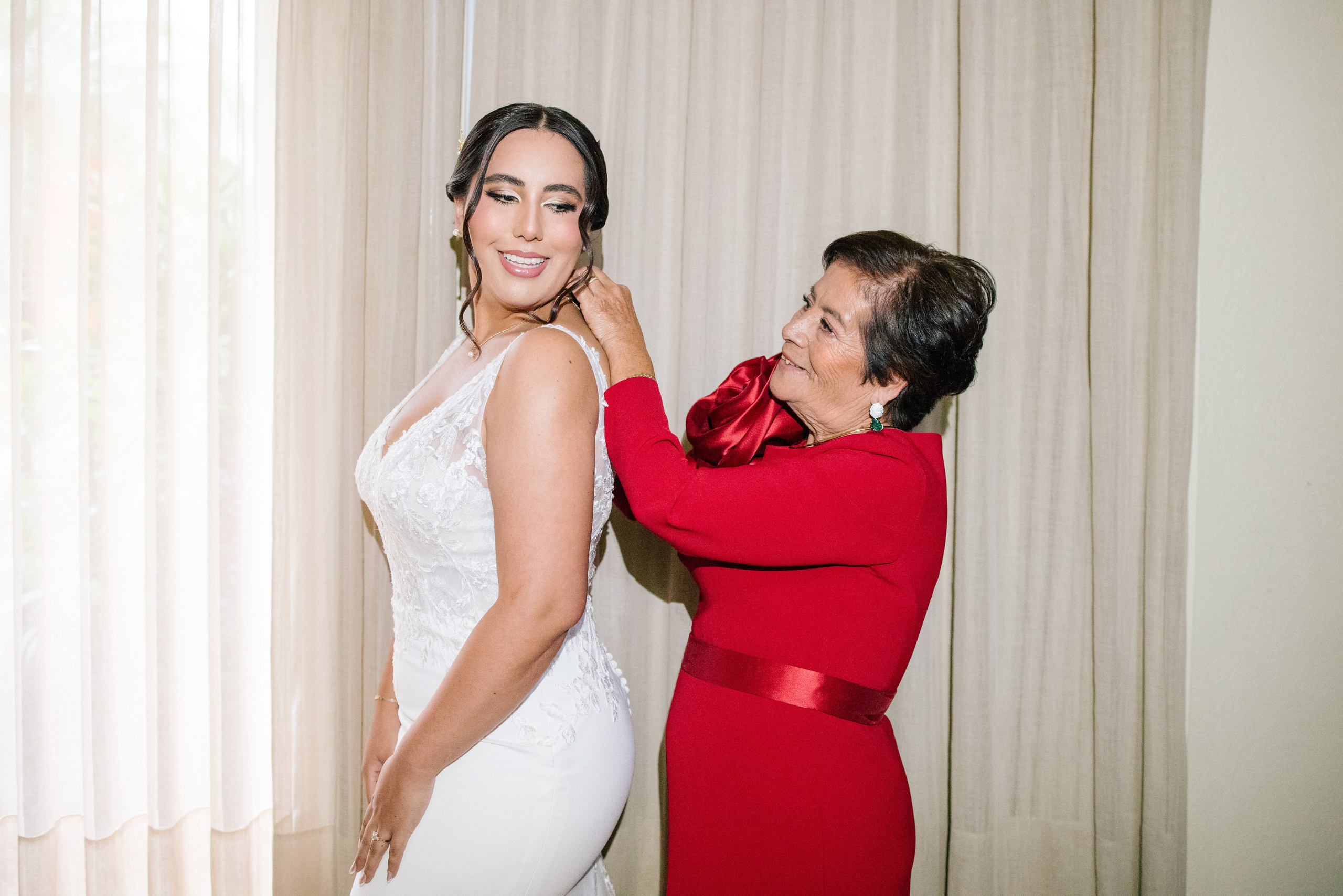 Alejandra y Salvador. Wedding Photographer Ruth Preciado