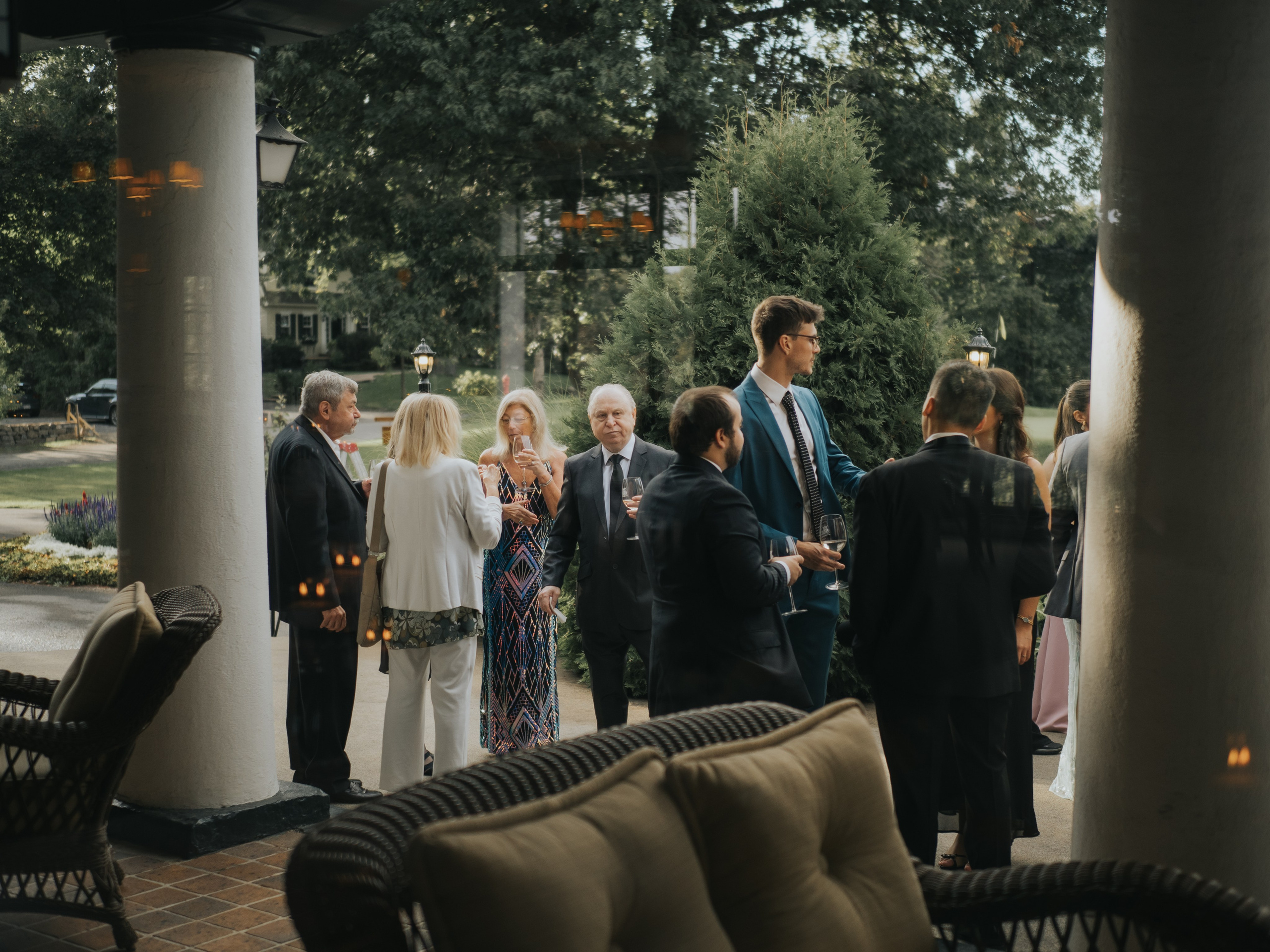 Wedding of Cassandra and Loïc in Beaconsfield, Montreal. Montreal Wedding Photographer — Muriel Oe Photo
