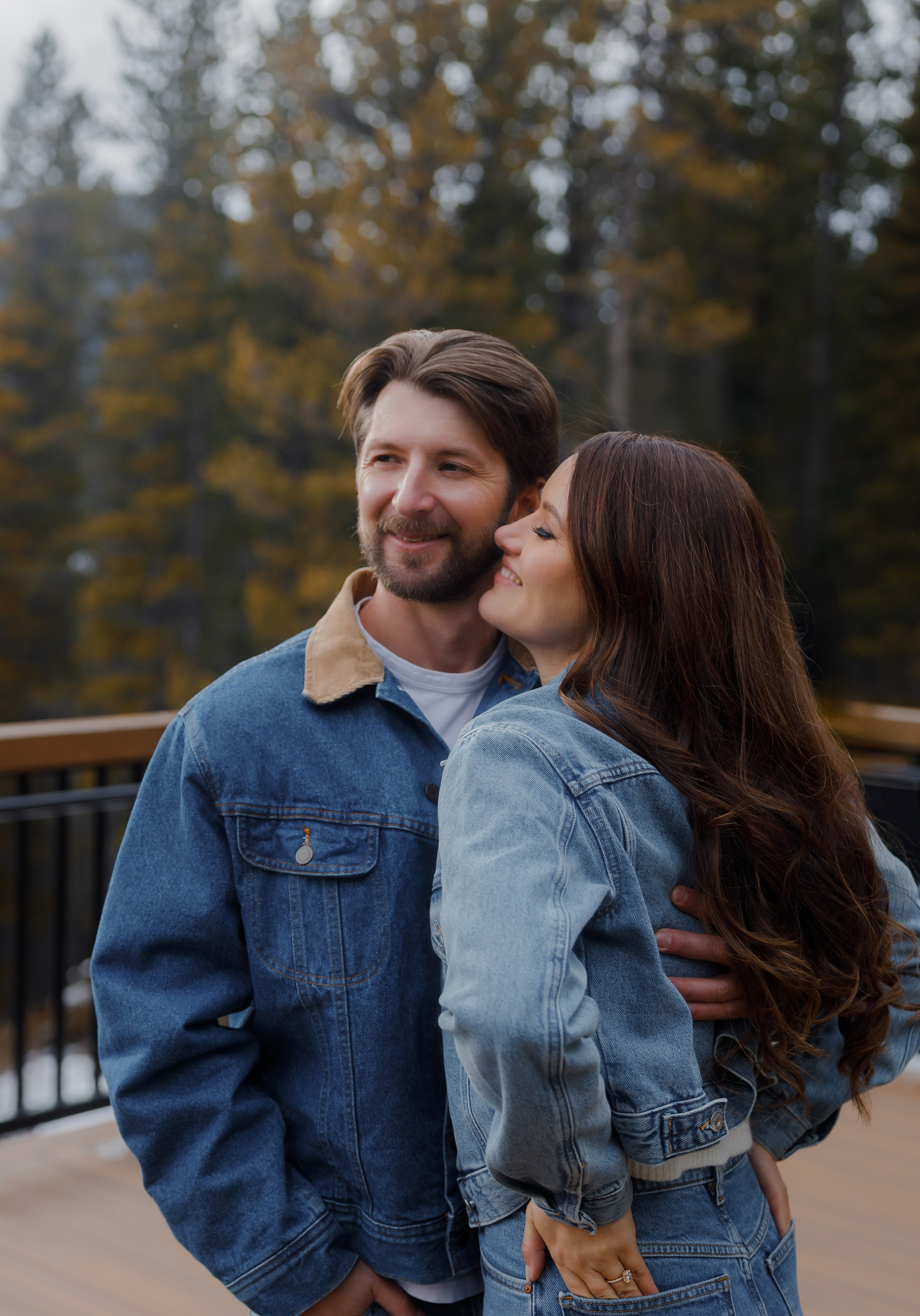 Ski engagement session. Photographer Elvira Hryshchenko