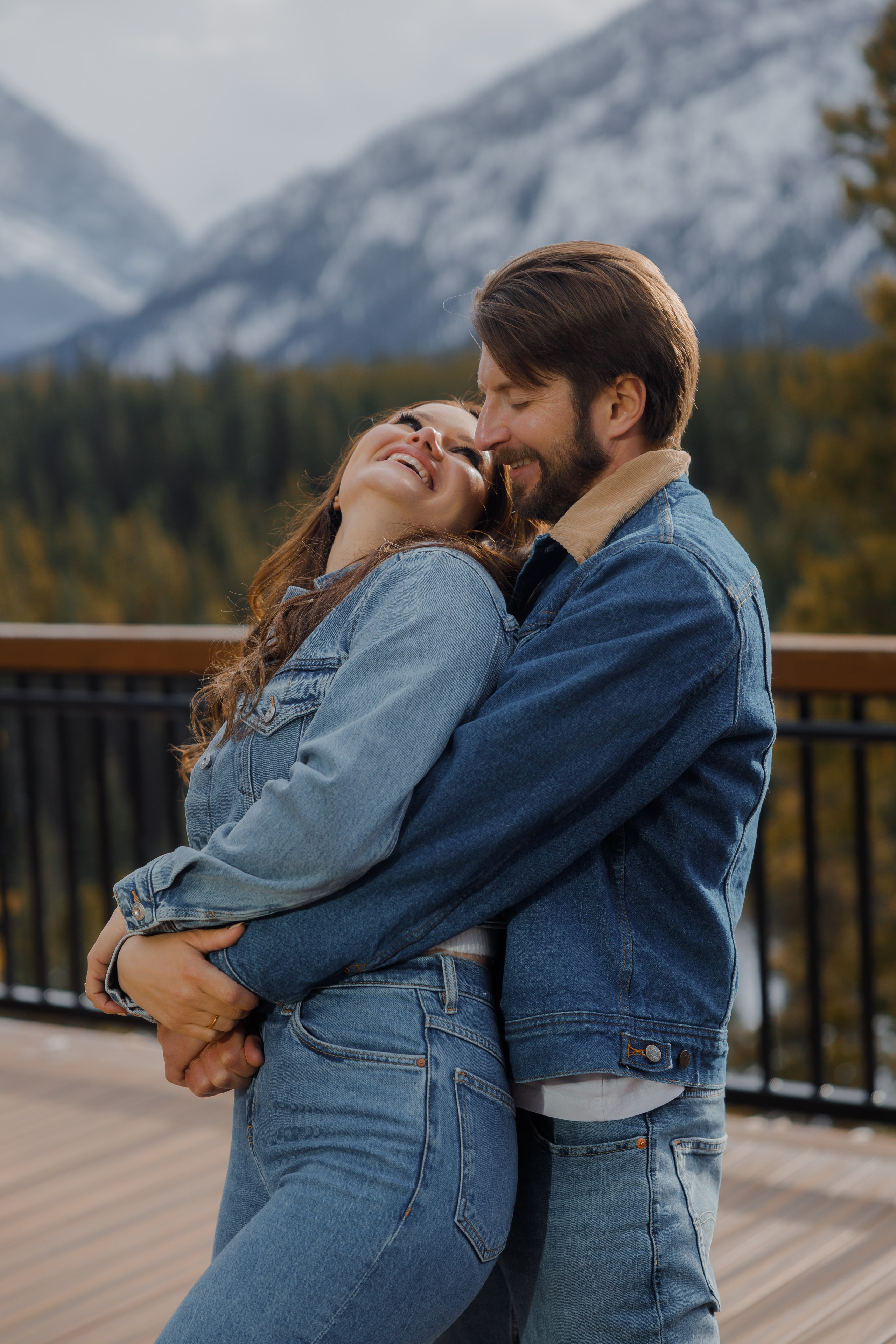 Ski engagement session. Photographer Elvira Hryshchenko