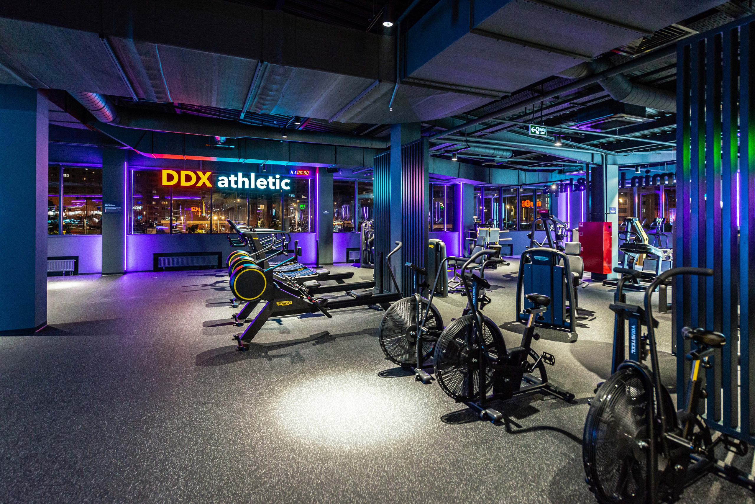 Фитнес-клуб DDX Fitness в Некрасовке. FOTÓGRAFO MÉXICO QUINTANA ROO