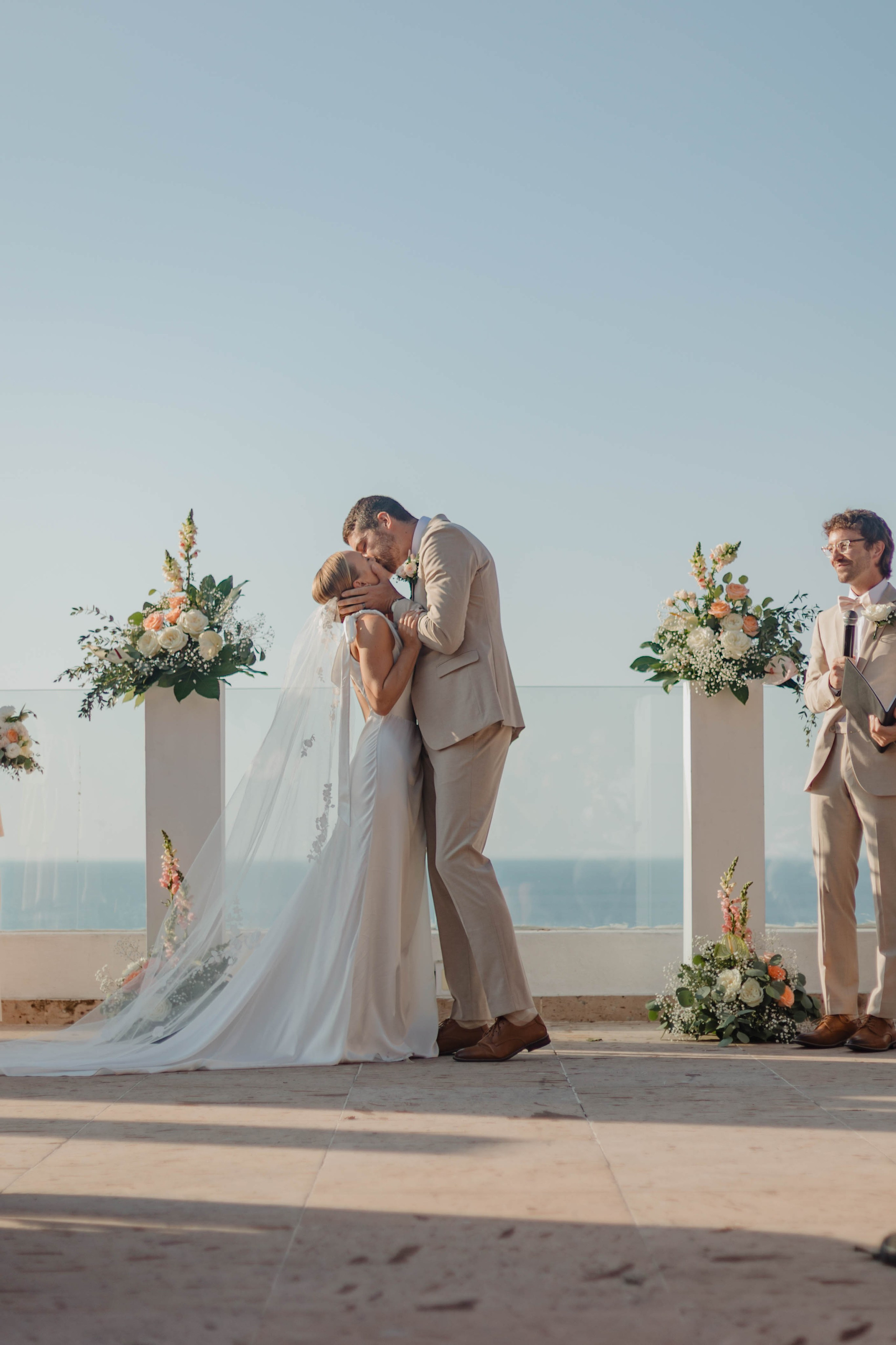 A Wedding at Casa Azul Profundo: Timeless Vows in Puerto Vallarta. Fotógrafo de Bodas en Puerto Vallarta y Riviera Nayarit | VL photo & film