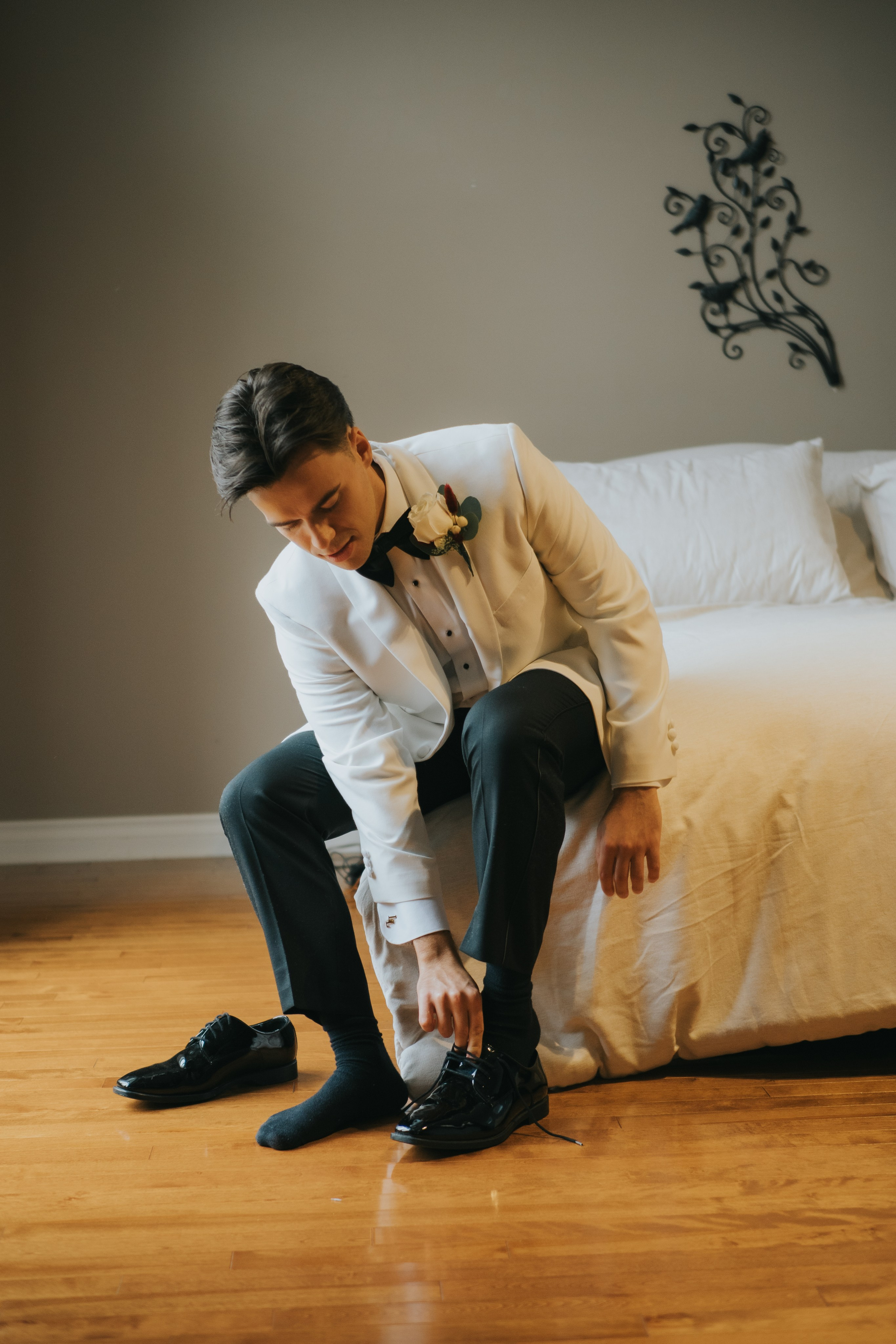 Wedding of Cassandra and Loïc in Beaconsfield, Montreal. Montreal Wedding Photographer — Muriel Oe Photo
