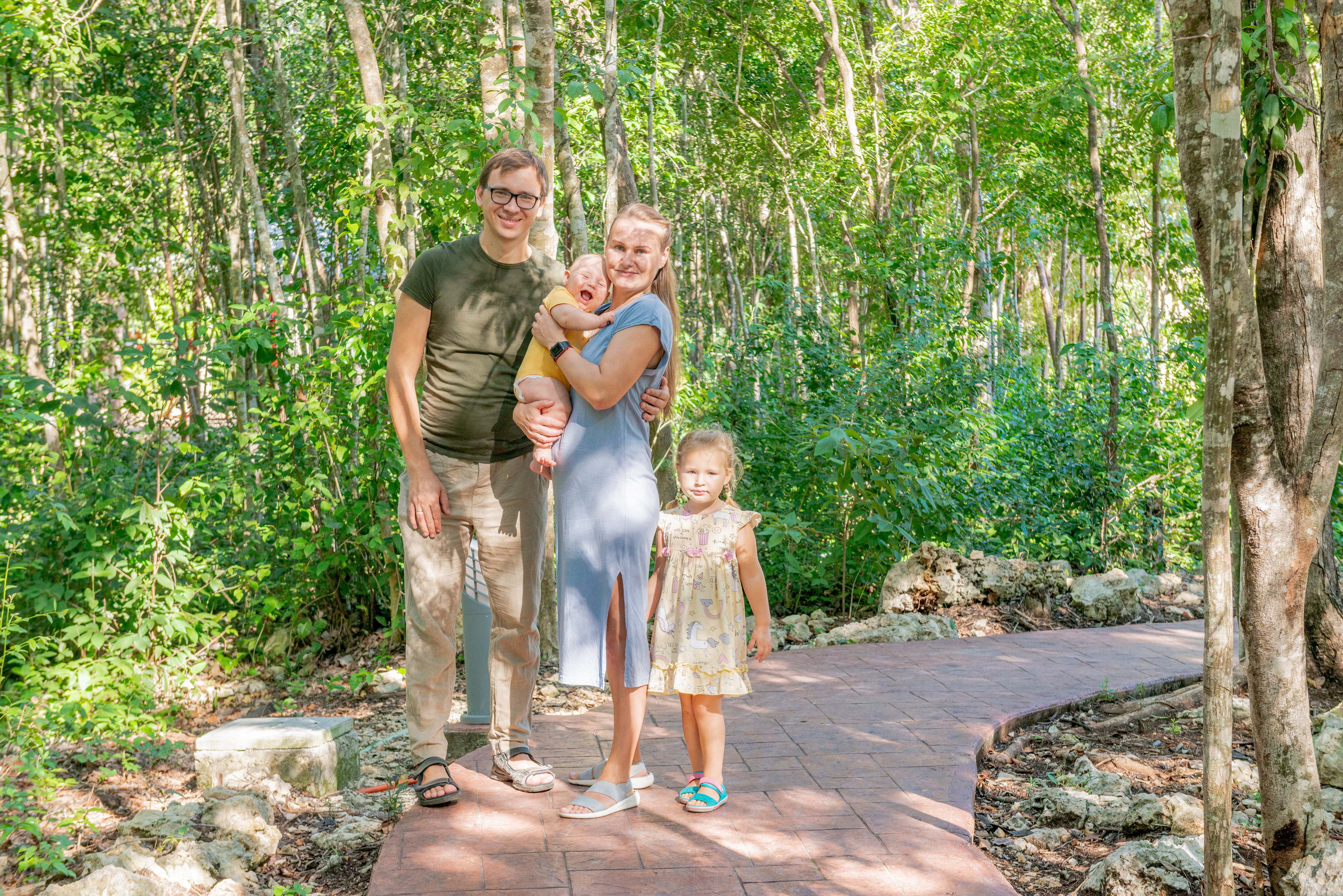 Family photo session in Mayakoba, Playa del Carmen. PHOTOGRAPHER QUINTANA ROO
