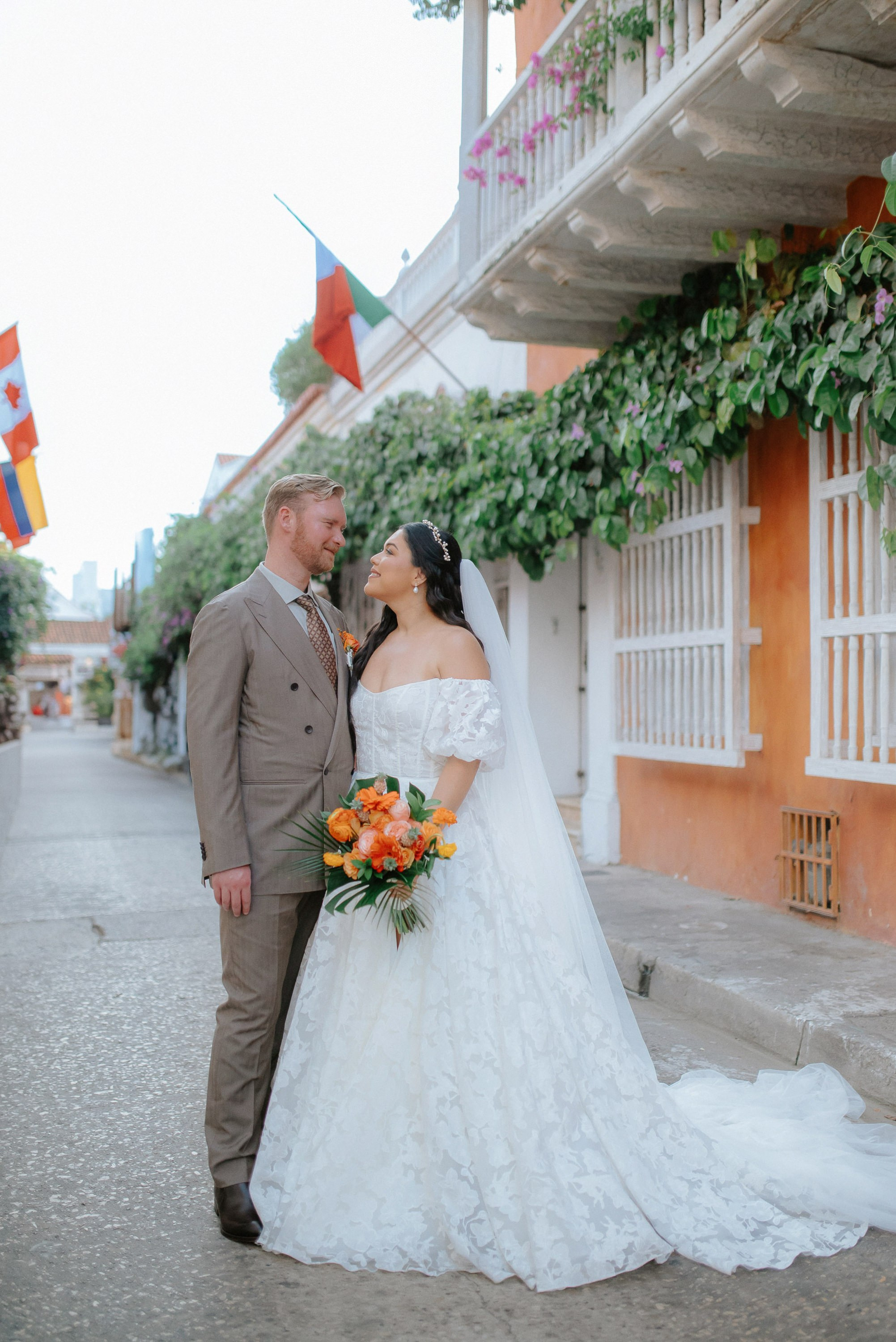 Cindy + Garrett | Destination Wedding Photos in Cartagena 2025 – César Vanegas Photography. César Vanegas Photography | Wedding & Travel Photographer | Cartagena, Colombia
