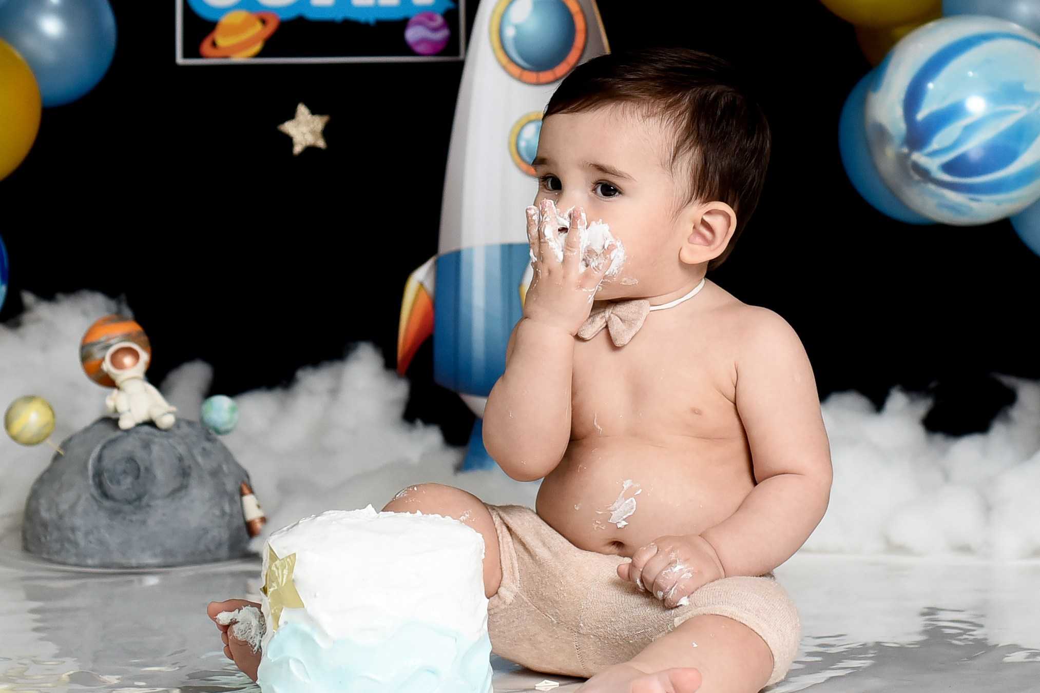 Sesión 1er año de Juan. Temática: Astronauta. Fotografo de casamiento en misiones y fotógrafo de familia  Posadas