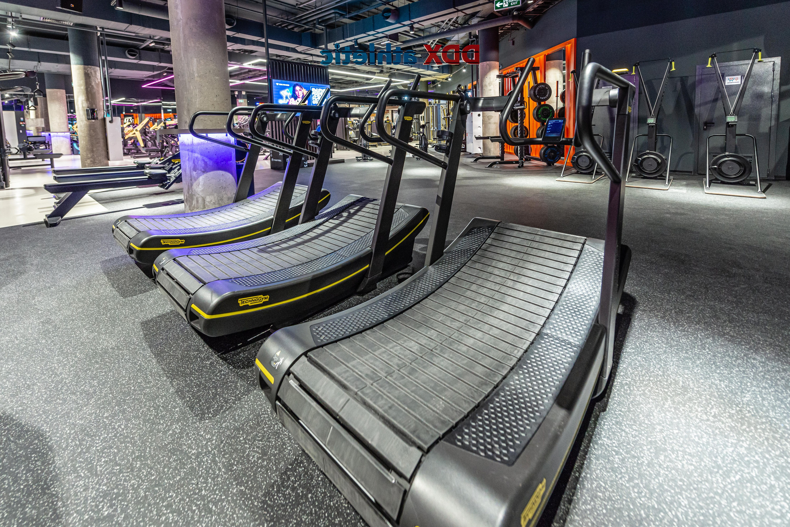 DDX Fitness в Место встречи Киргизия. PHOTOGRAPHER QUINTANA ROO