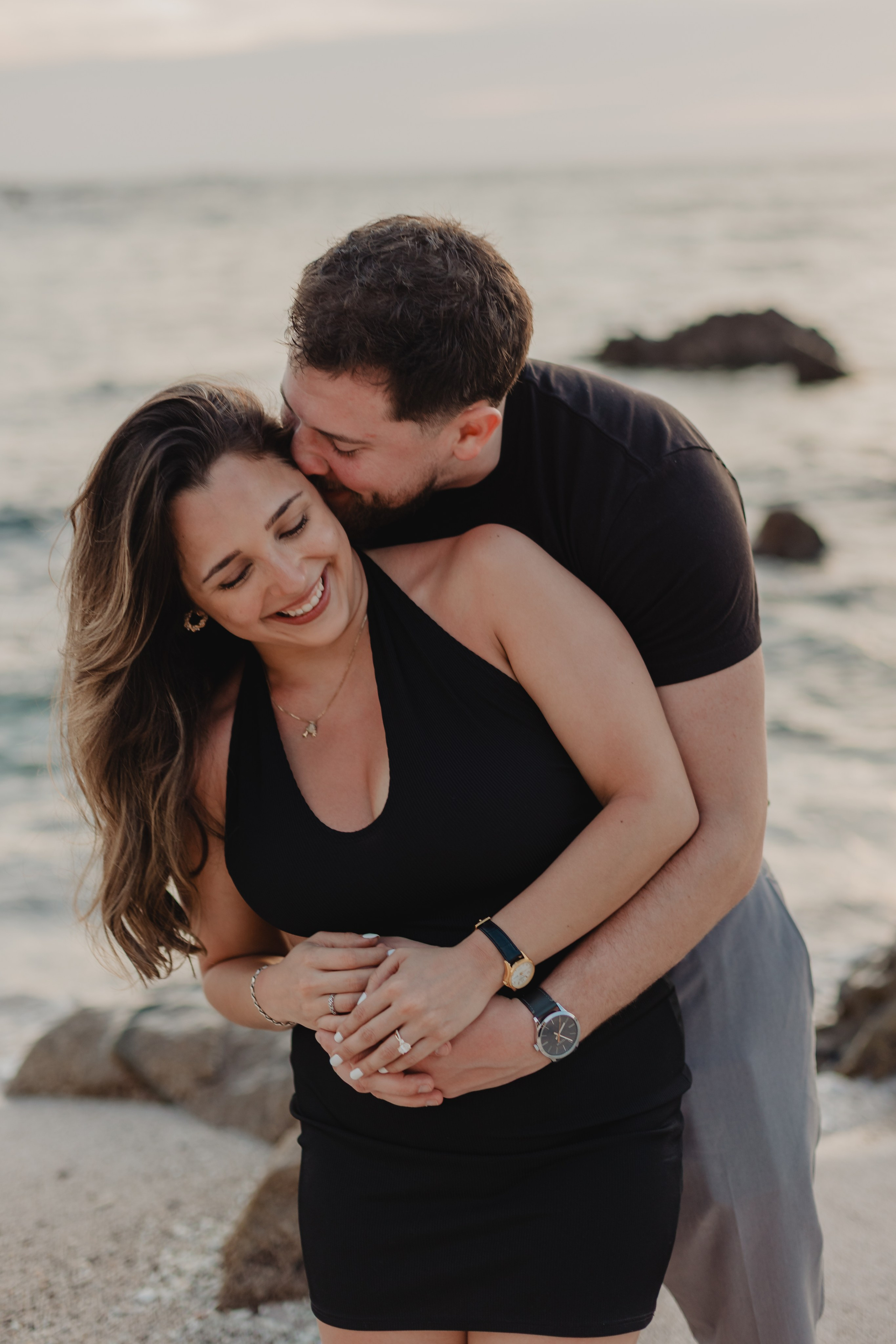 An Engagement at Four Seasons Punta Mita: Love by the Pacific. Fotógrafo de Bodas en Puerto Vallarta y Riviera Nayarit | VL photo & film