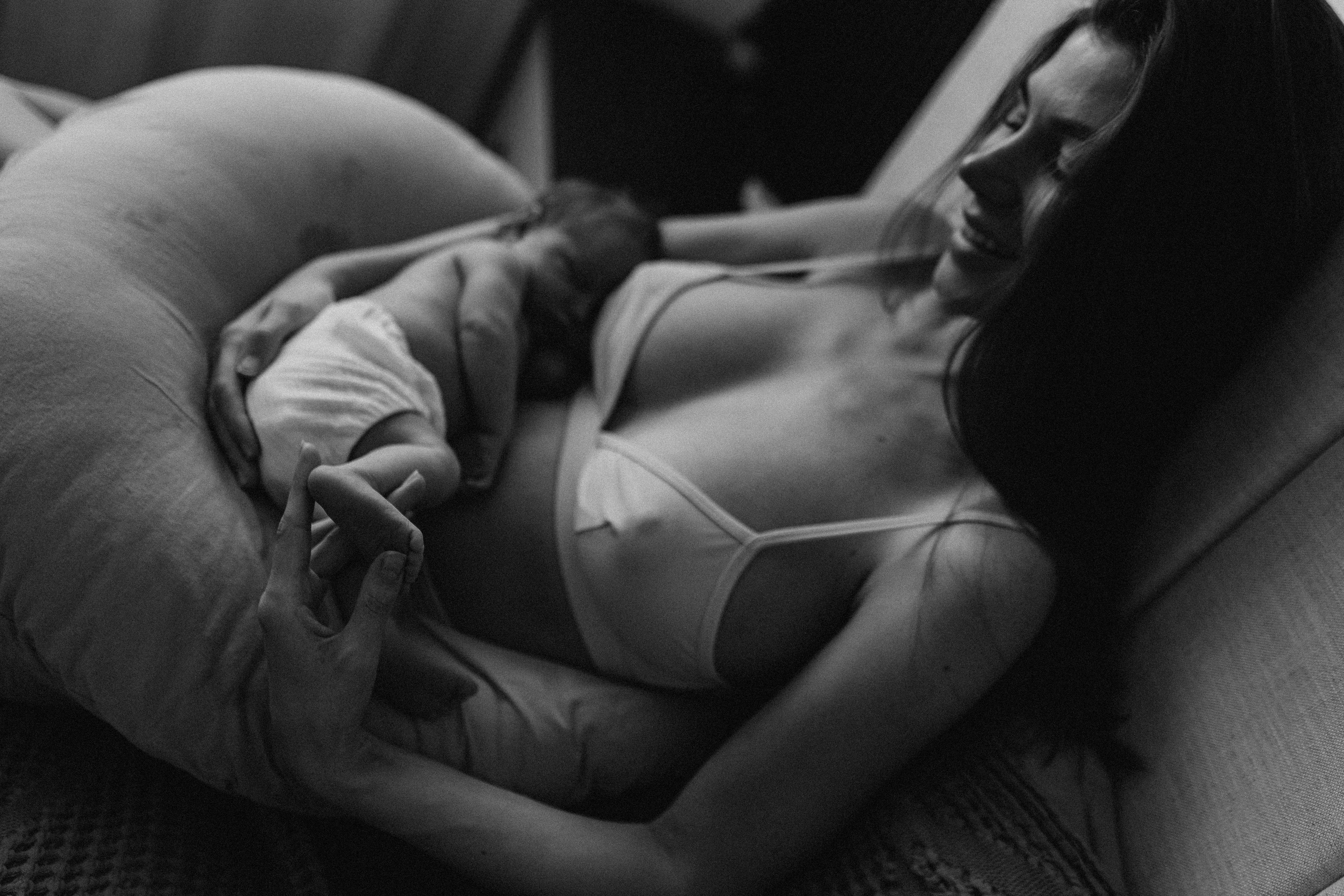 Luna 7 days. Fotografa documental de familia e nascimento em Florianópolis SC Daria Ermolaev