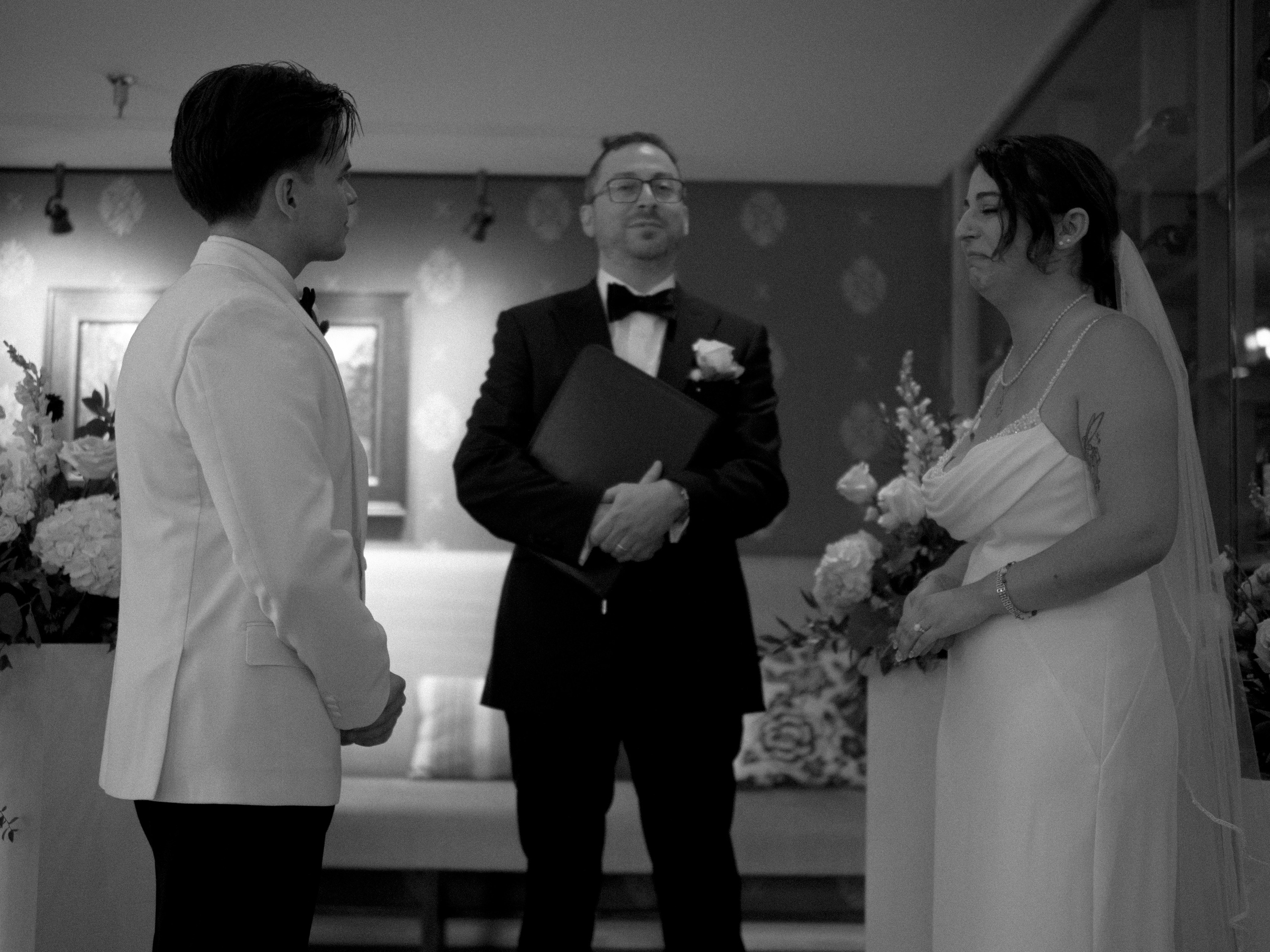 Wedding of Cassandra and Loïc in Beaconsfield, Montreal. Montreal Wedding Photographer — Muriel Oe Photo