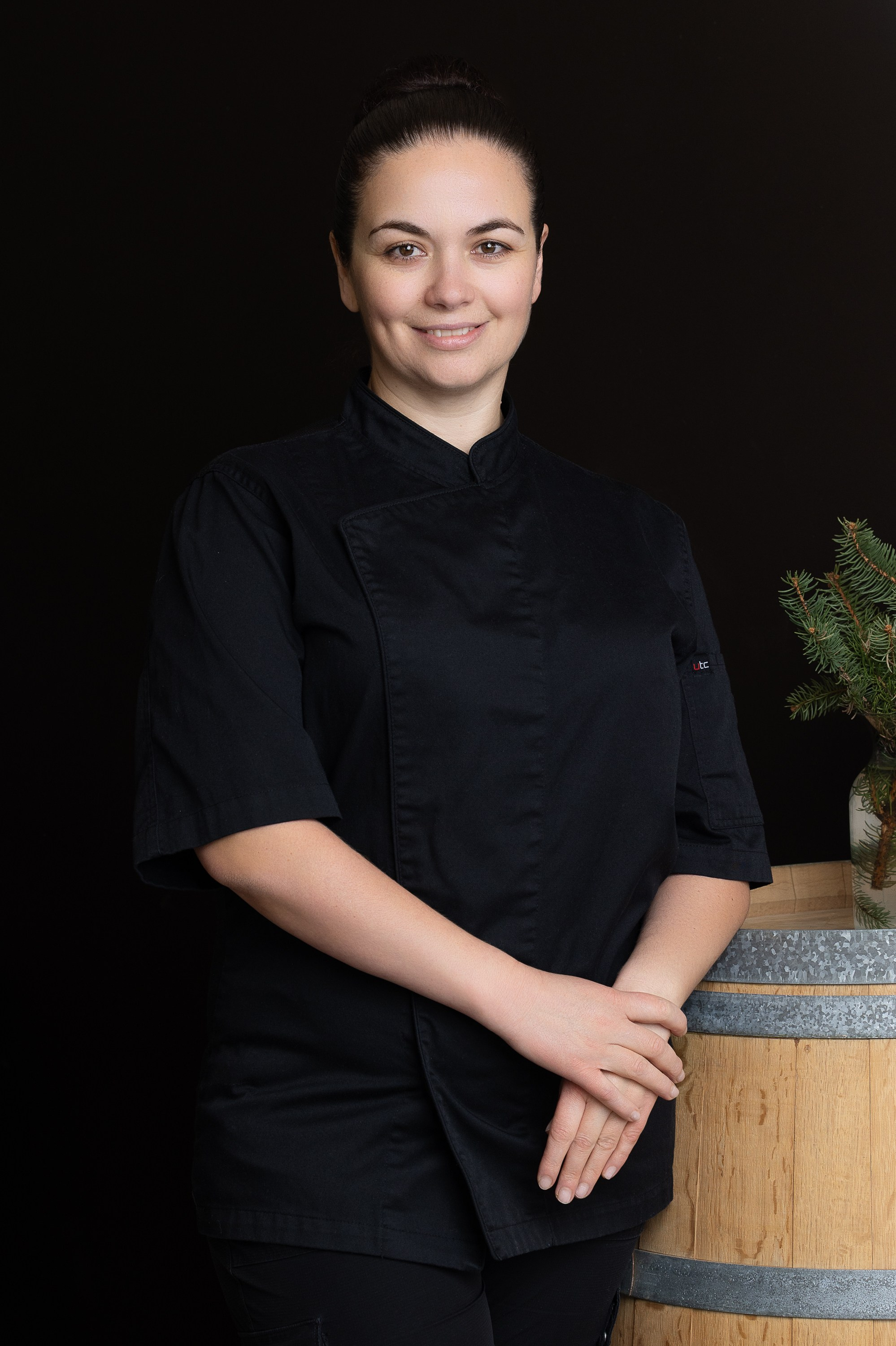 Vignoble et Domaine Beauchemin / Edition January 2025. Je suis photographe portraitiste et je réalise des portraits à toutes les étapes de votre vie! Bienvenue dans mon studio à Westmount, Qc