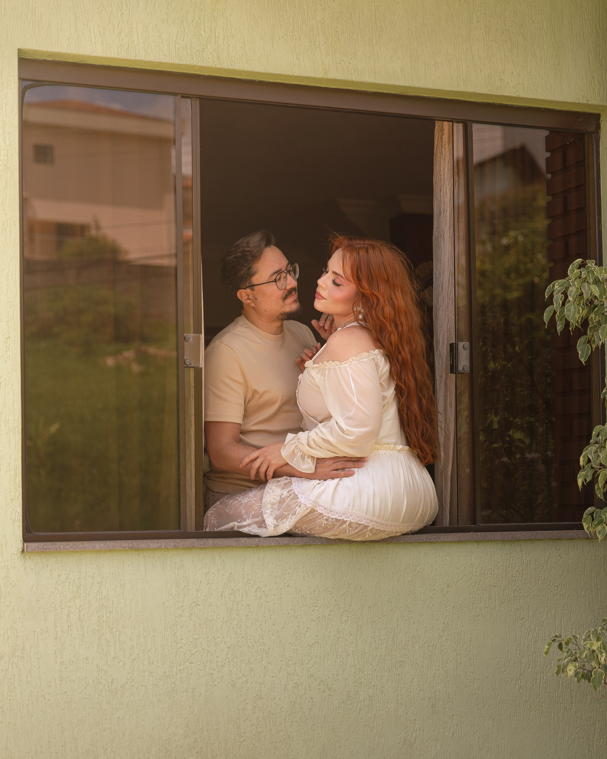 Ensaio fotográfico em casa, Fotografia em Casa em São Paulo. Retratos naturais em meio a sua casa seu lar, valorizando beleza, personalidade e autenticidade.