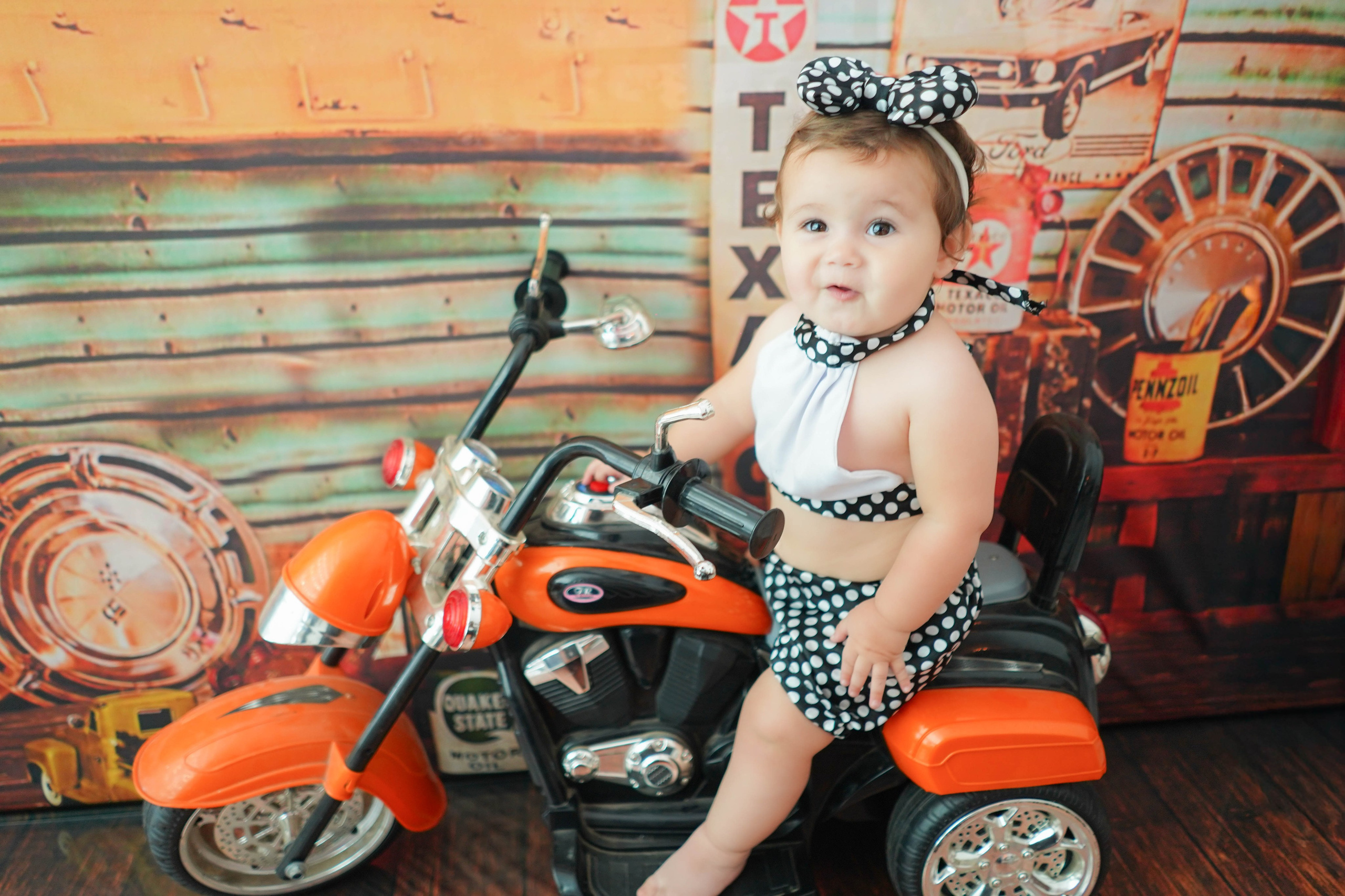 Motoqueira (6M-12M). Estúdio Gustavo Bueno
