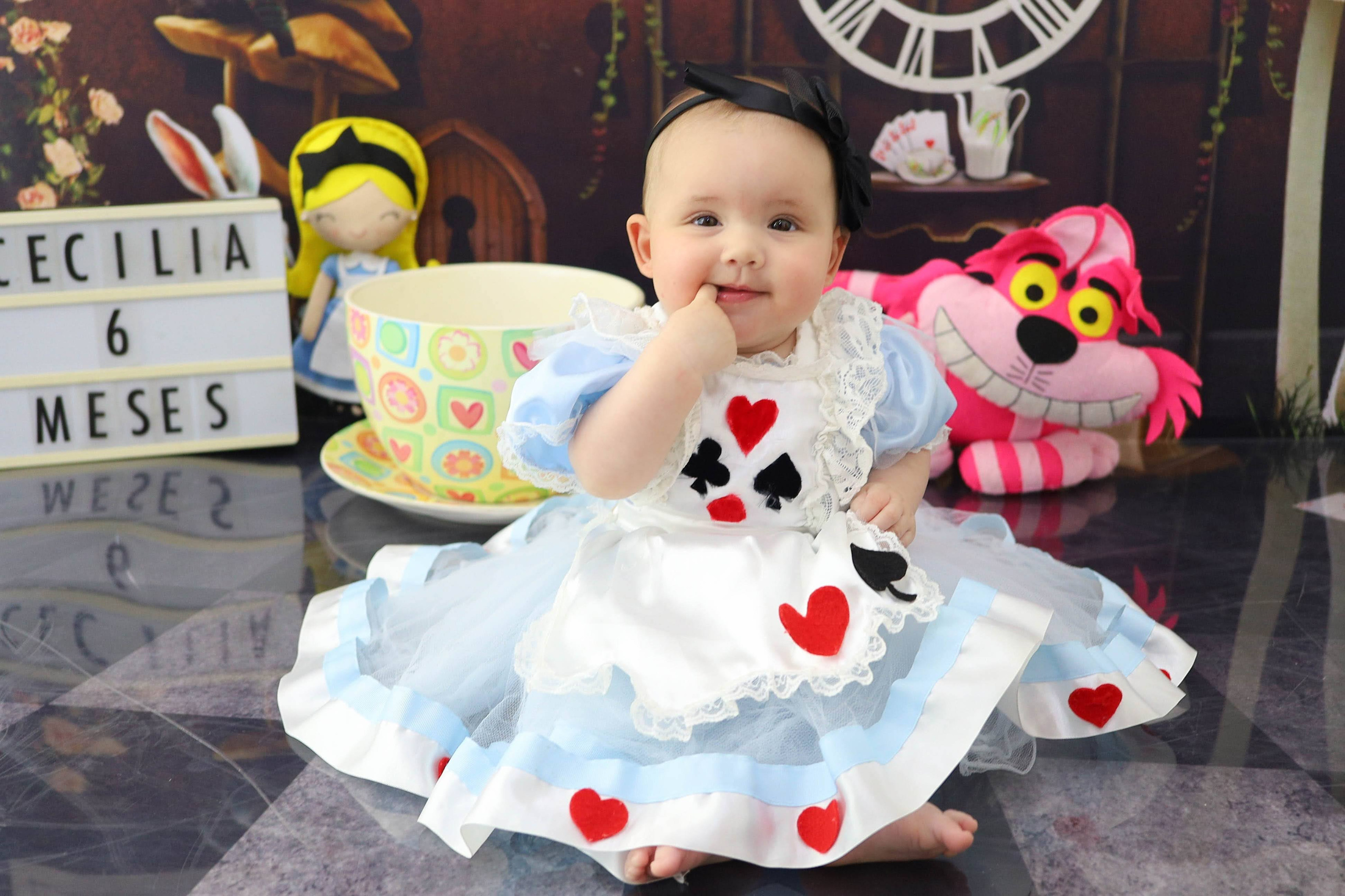 Alice no Pais das Maravilhas (3M-12M). Estúdio Gustavo Bueno
