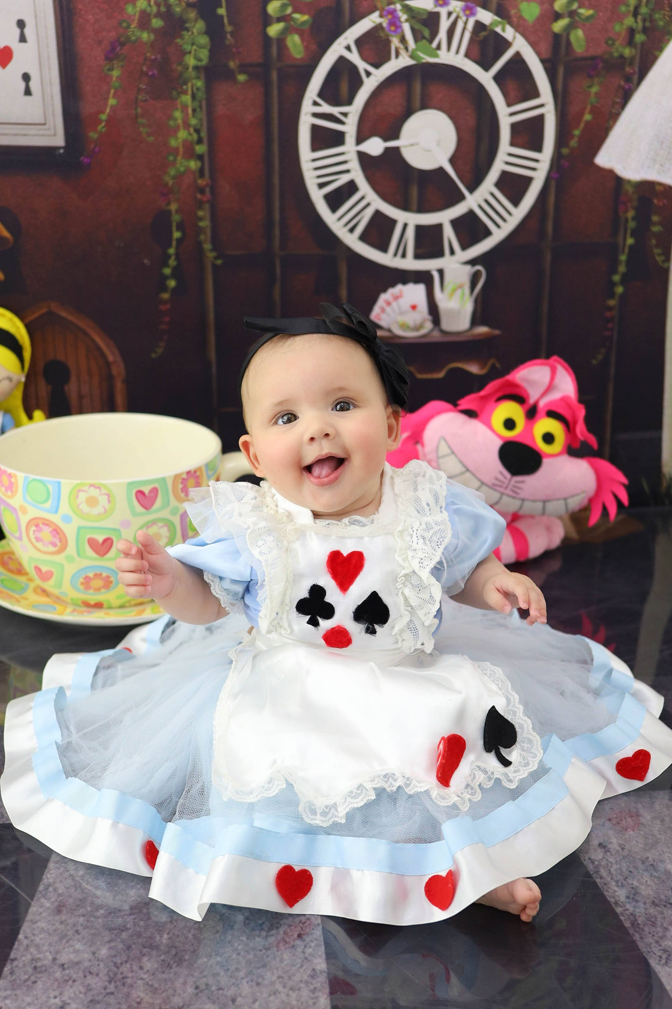 Alice no Pais das Maravilhas (3M-12M). Estúdio Gustavo Bueno