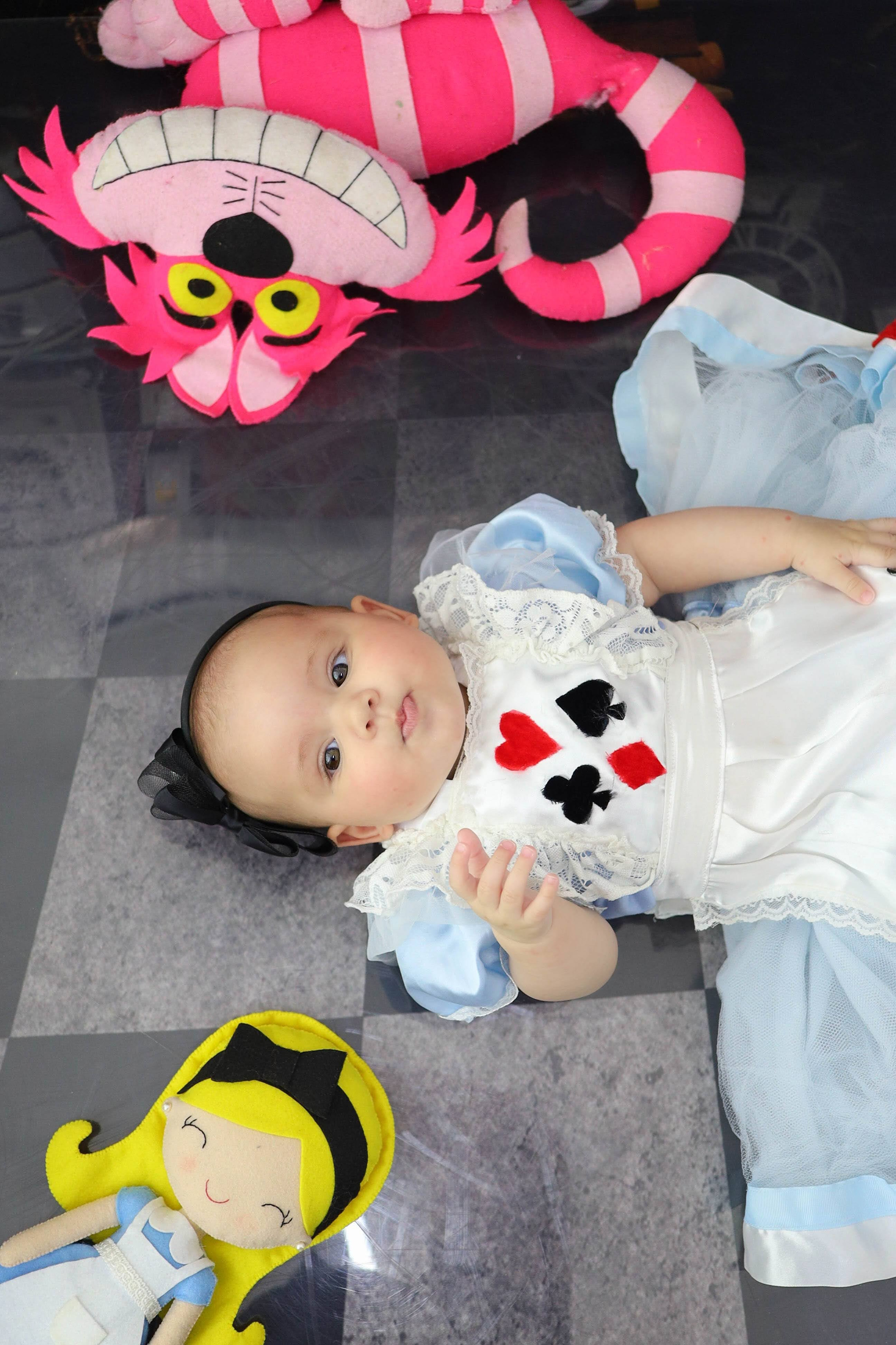 Alice no Pais das Maravilhas (3M-12M). Estúdio Gustavo Bueno
