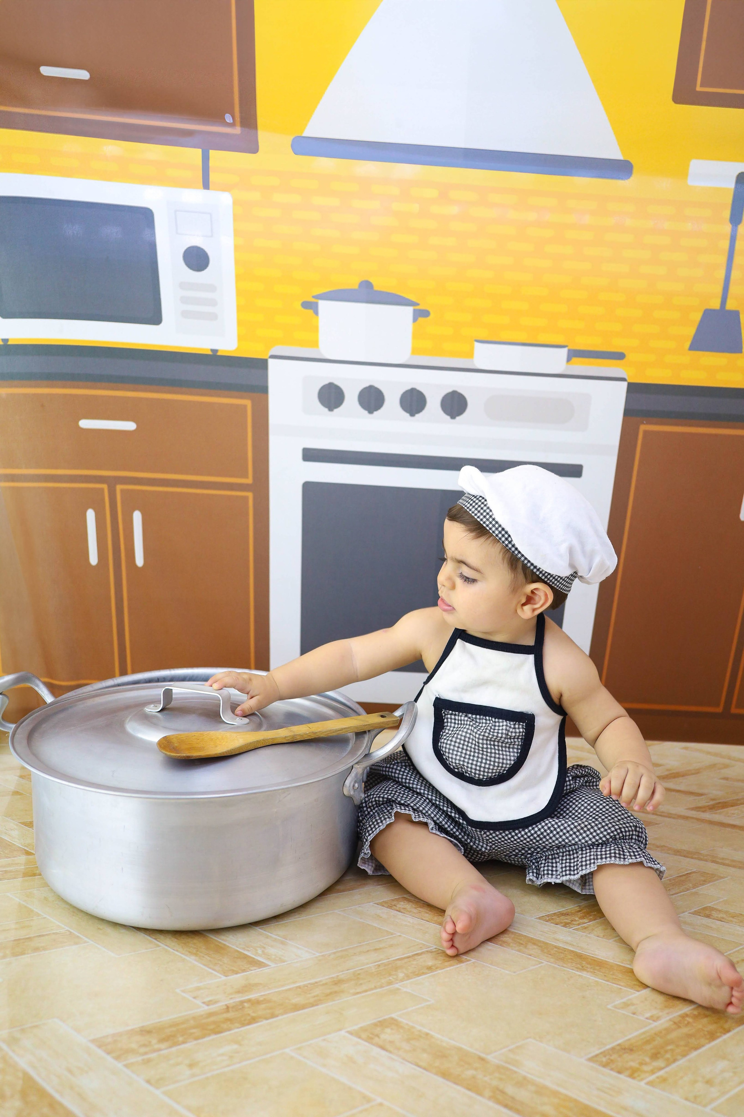 Cozinheiro (6M-12M). Estúdio Gustavo Bueno