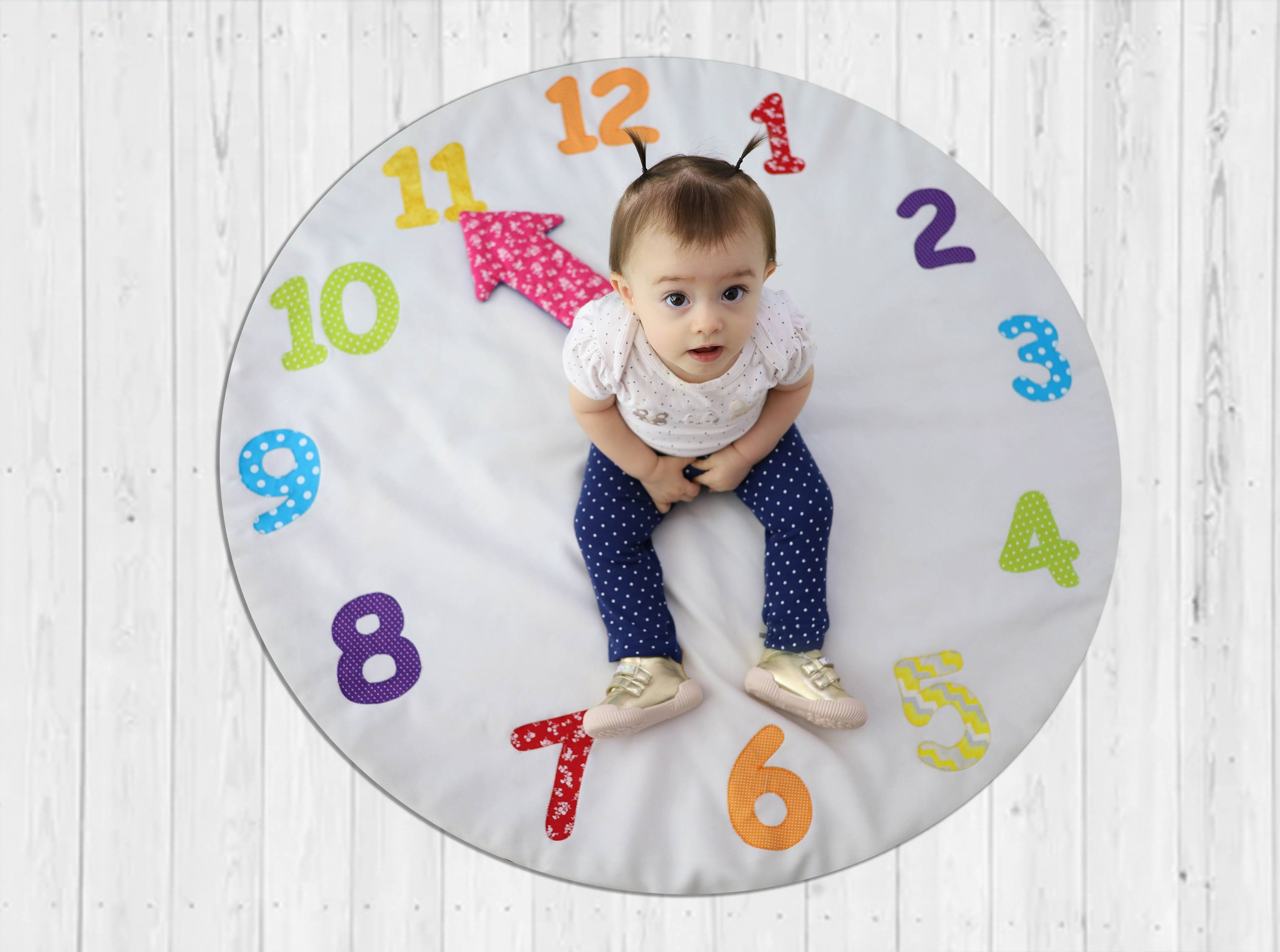 Relógio Mensal (1M-12M). Estúdio Gustavo Bueno