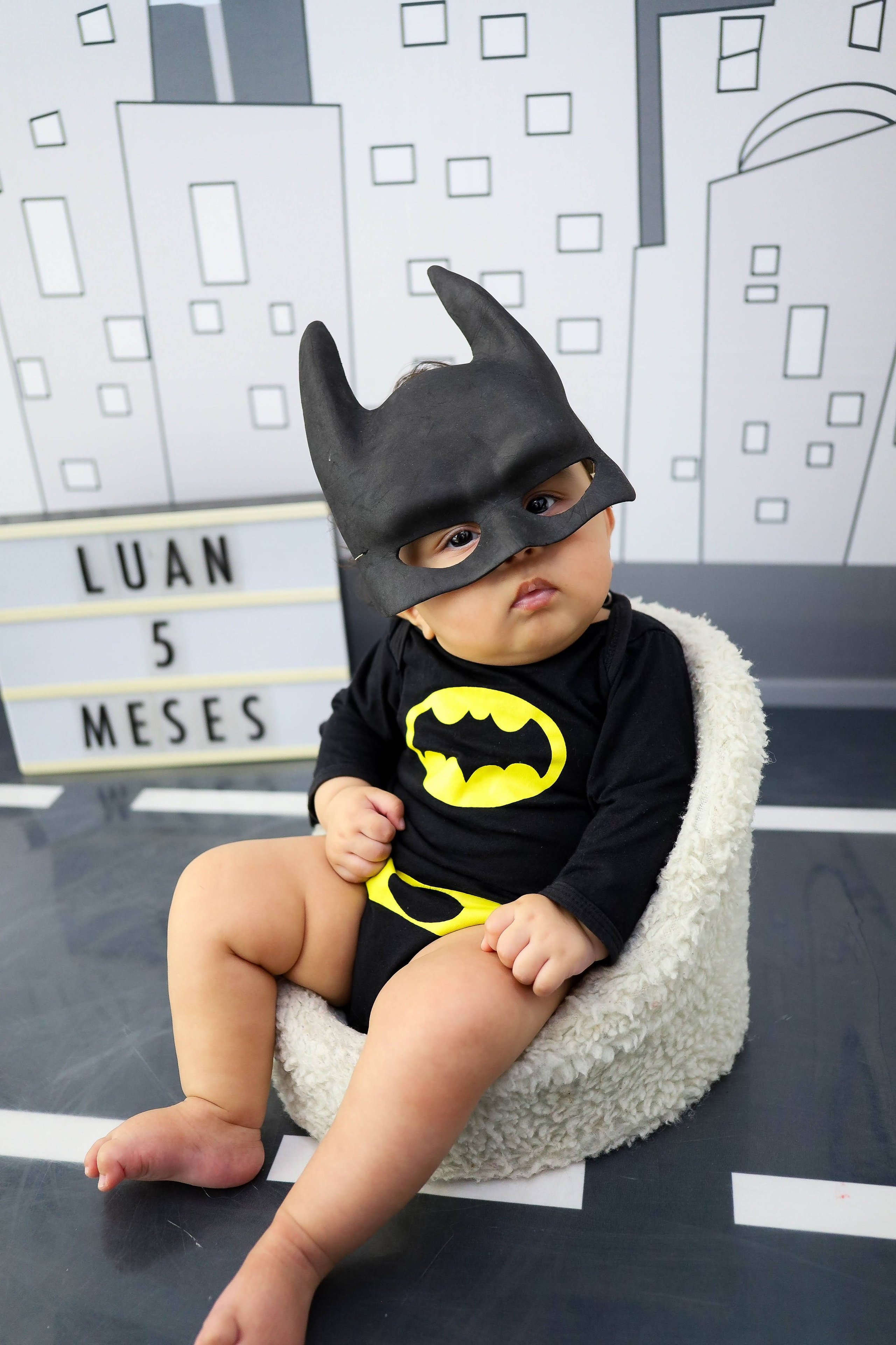 Batman (2M-12M). Estúdio Gustavo Bueno