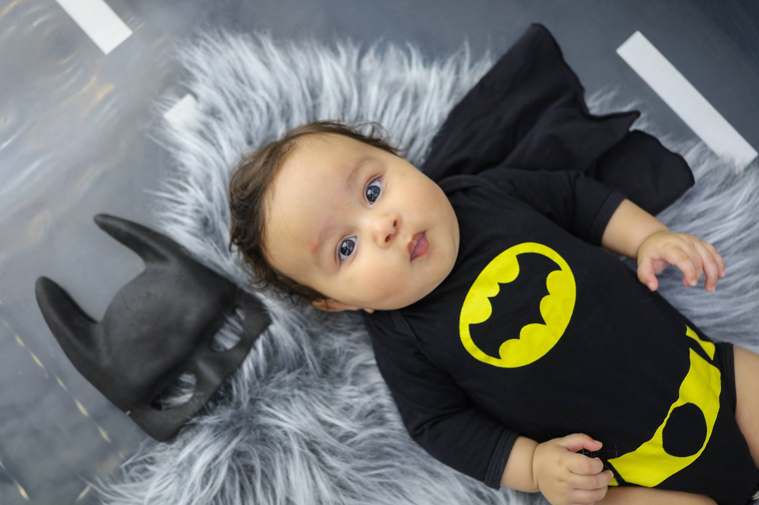 Batman (2M-12M). Estúdio Gustavo Bueno