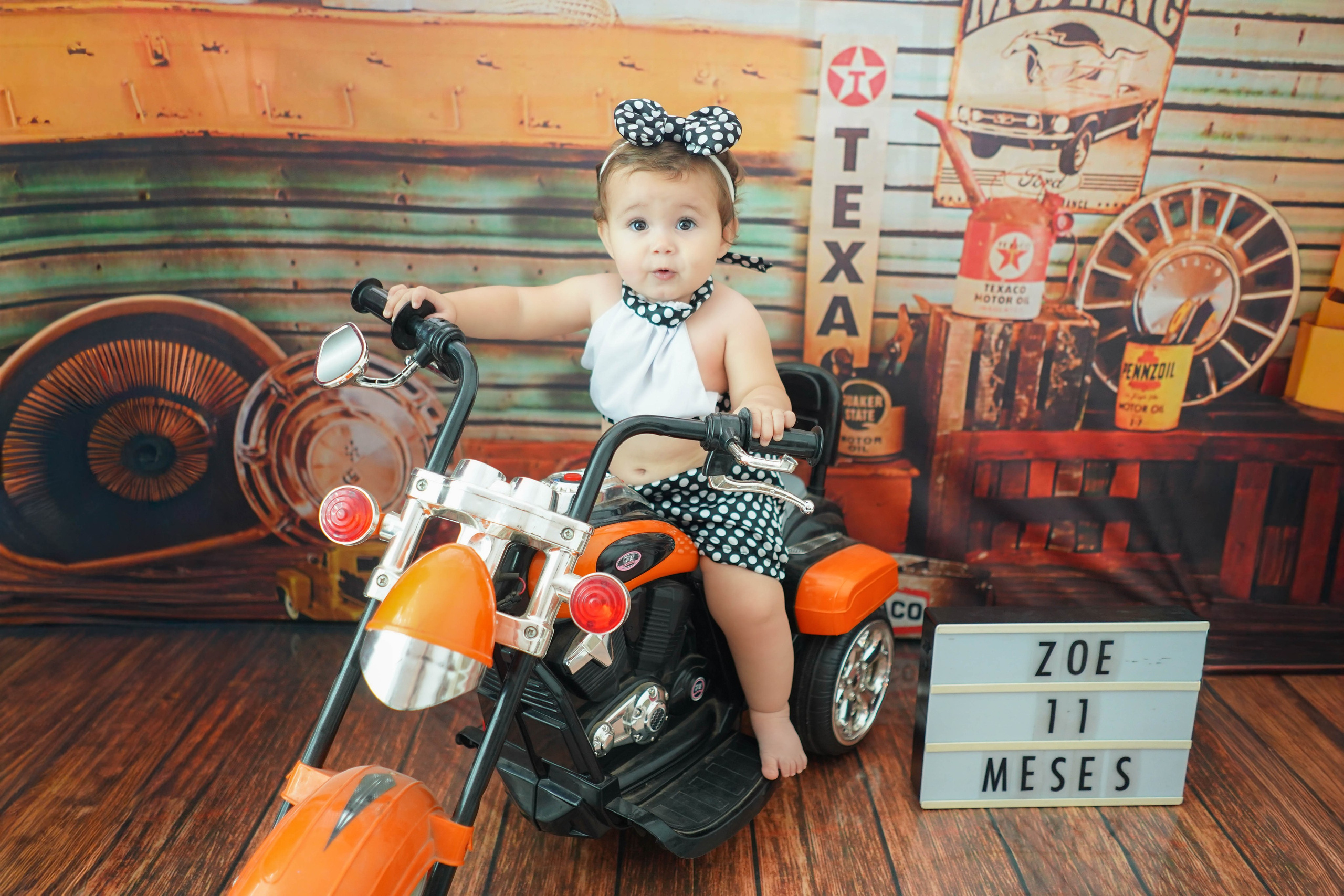 Motoqueira (6M-12M). Estúdio Gustavo Bueno