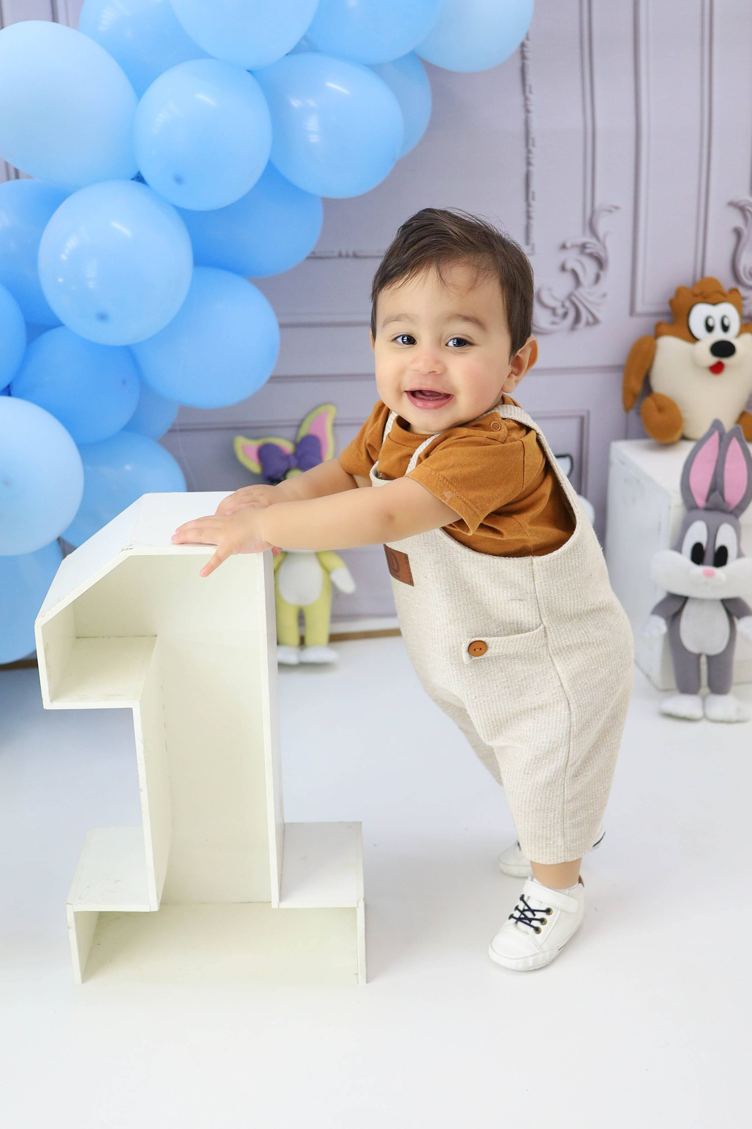 Baby Looney Tunes (1M-12M). Estúdio Gustavo Bueno