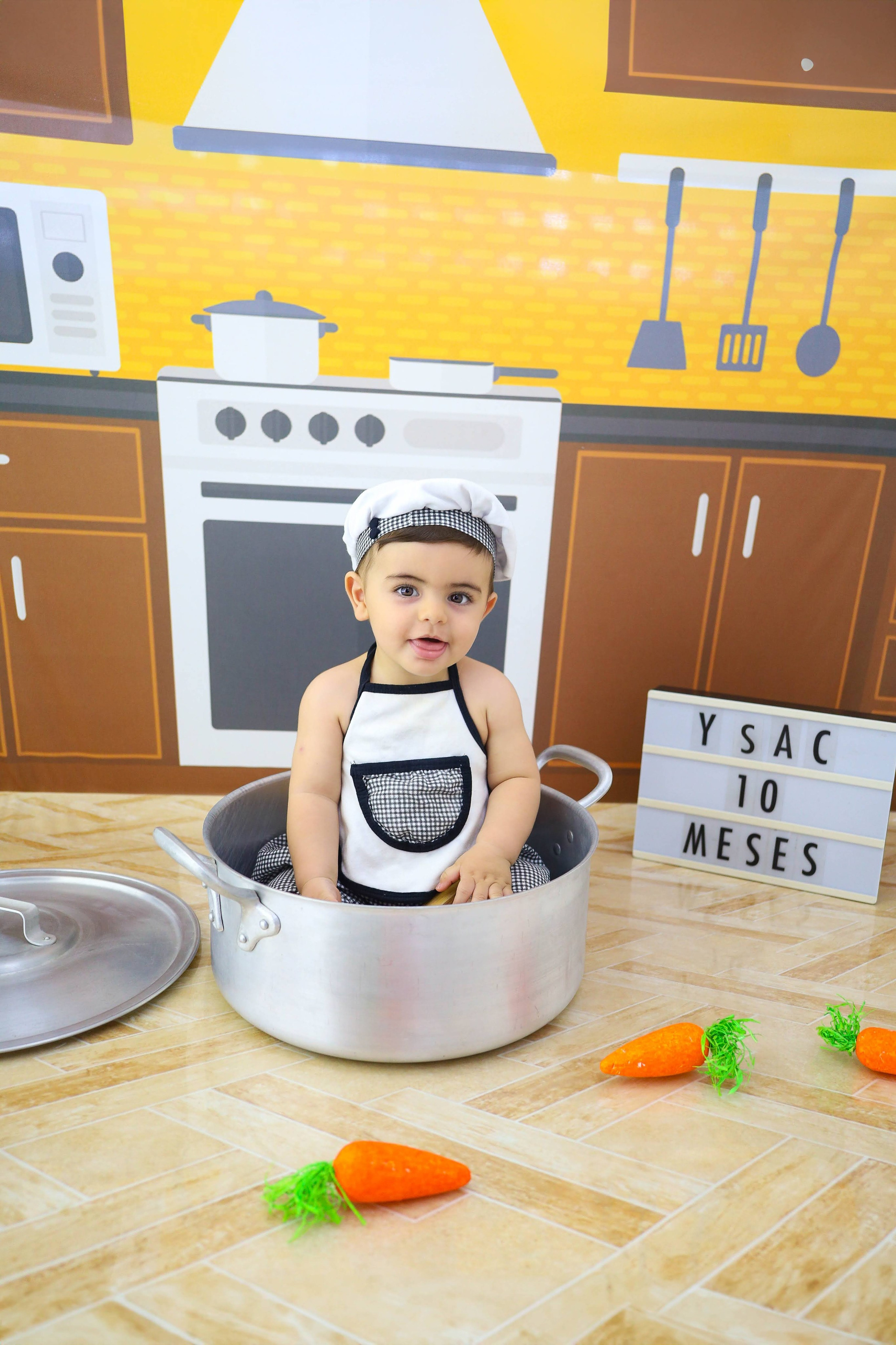 Cozinheiro (6M-12M). Estúdio Gustavo Bueno