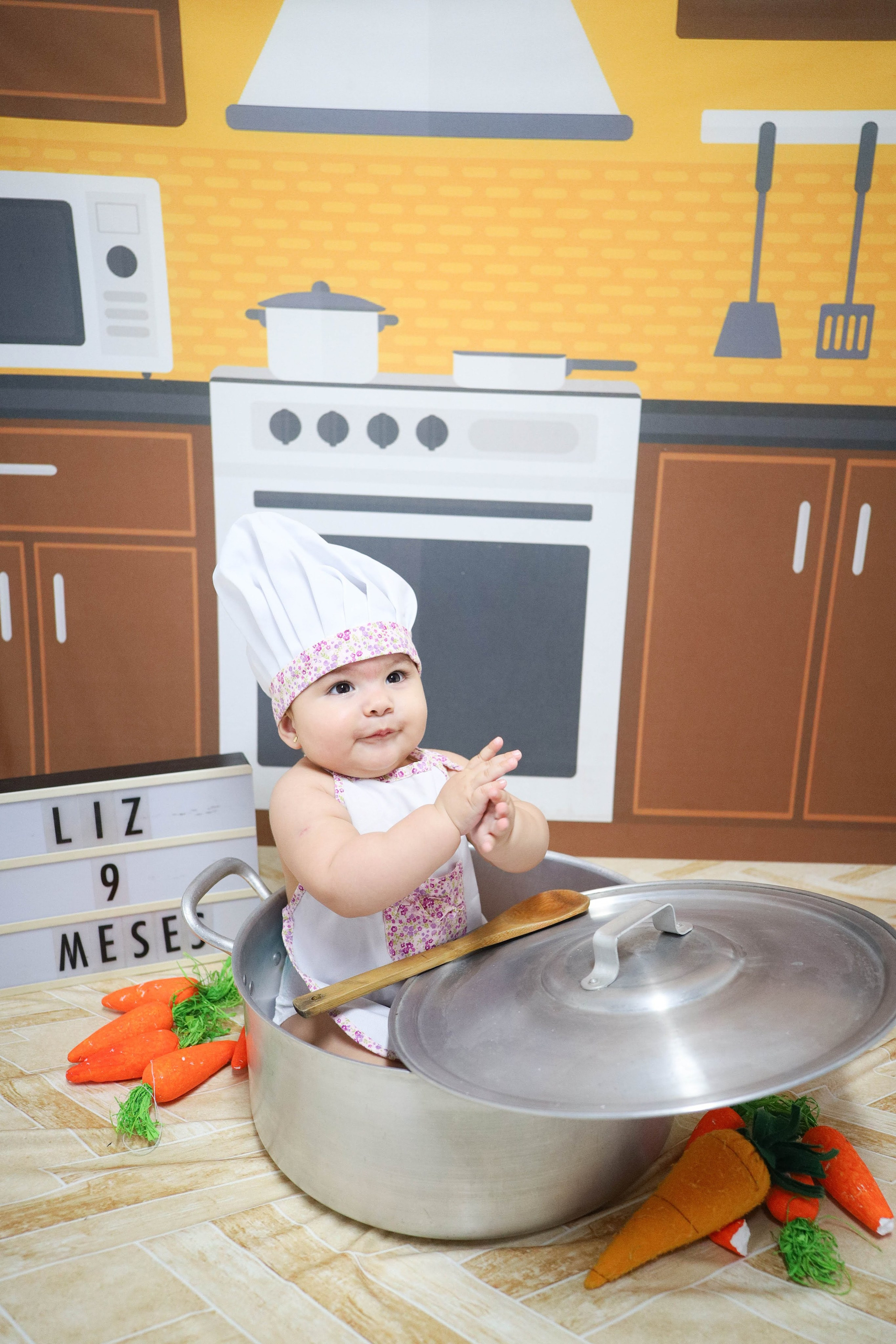 Cozinheira (6M-12M). Estúdio Gustavo Bueno