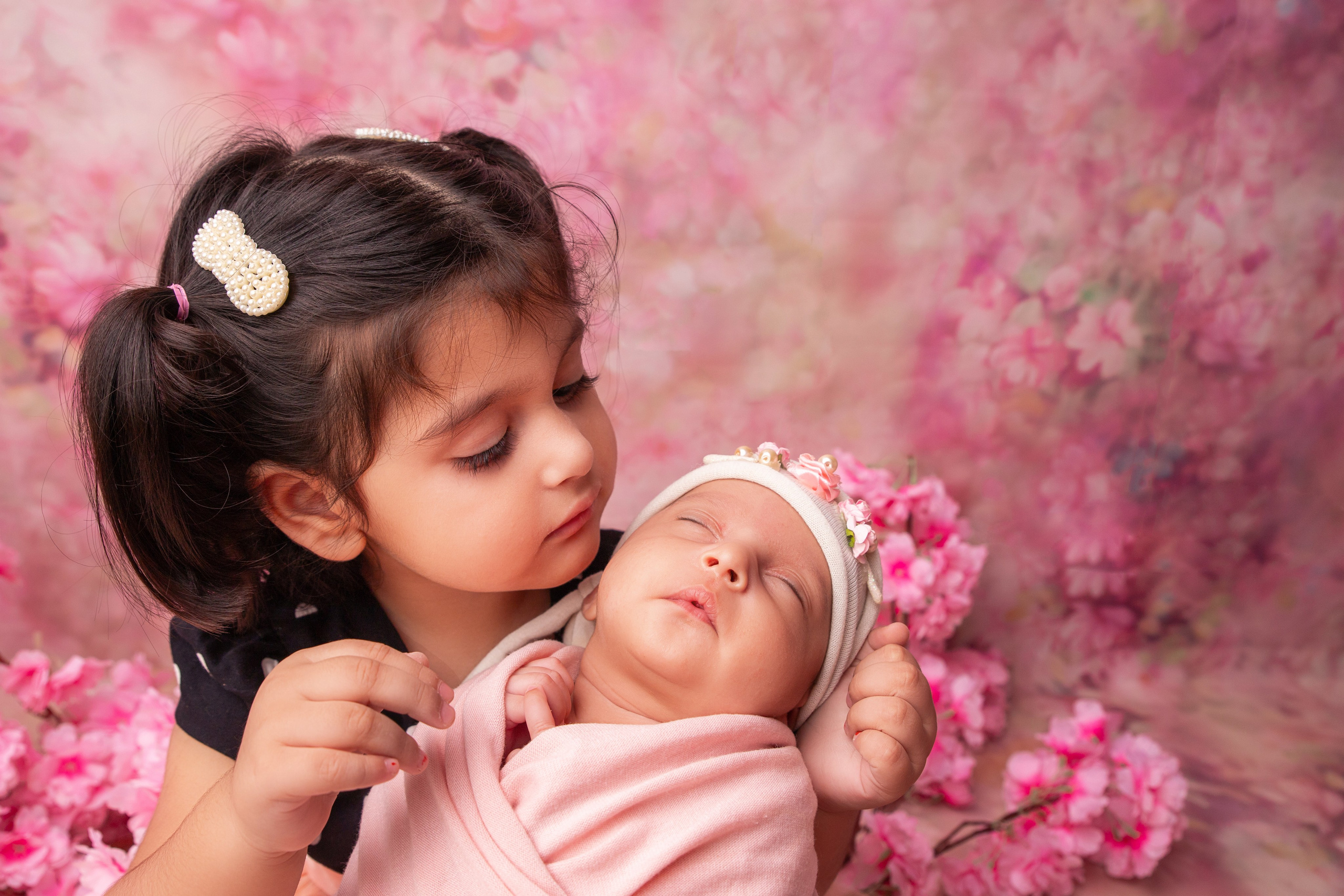 Siblings. Lifestyle and Family Photographer Faryal Saeed