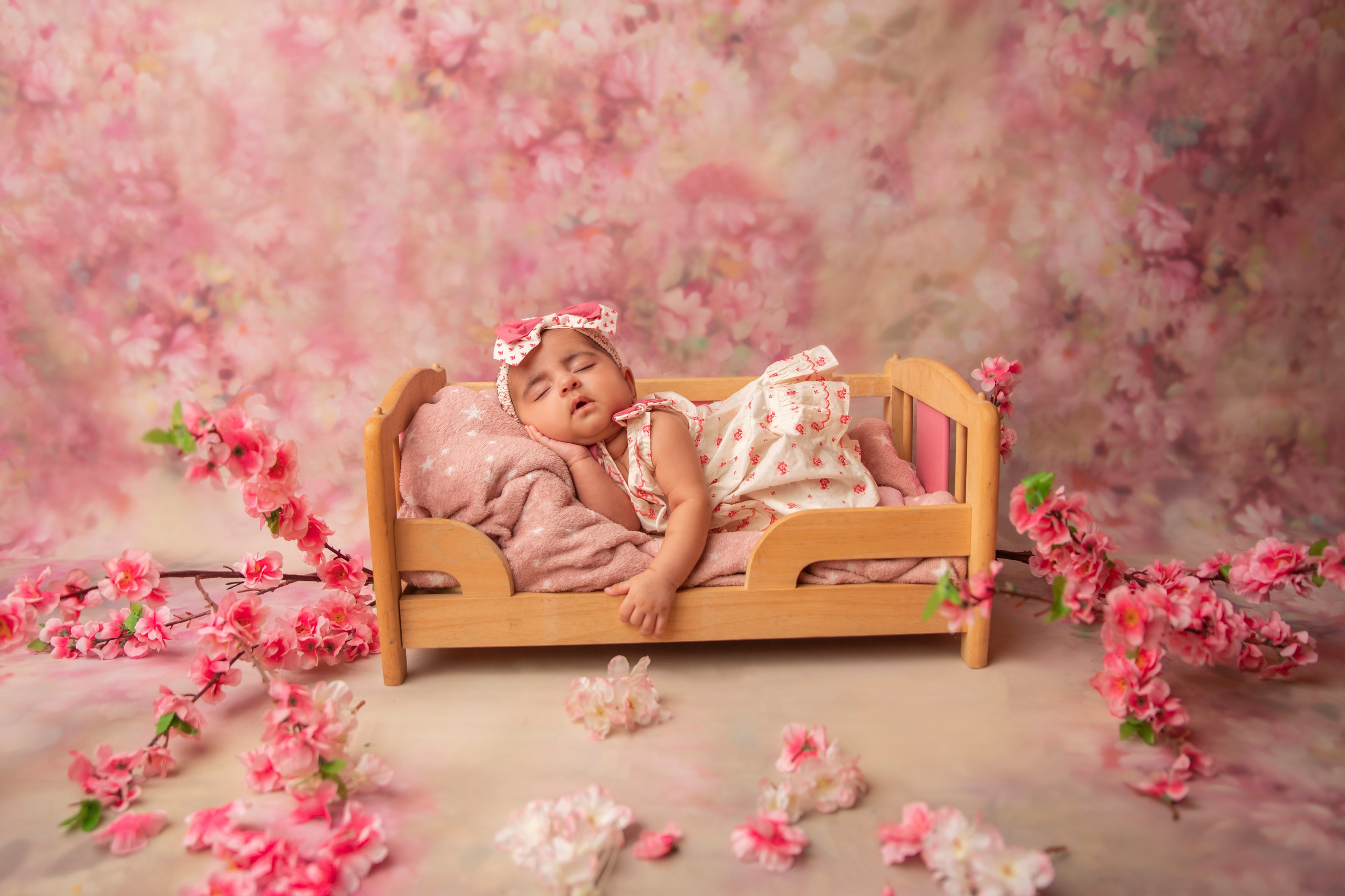 Newborns. Lifestyle and Family Photographer Faryal Saeed