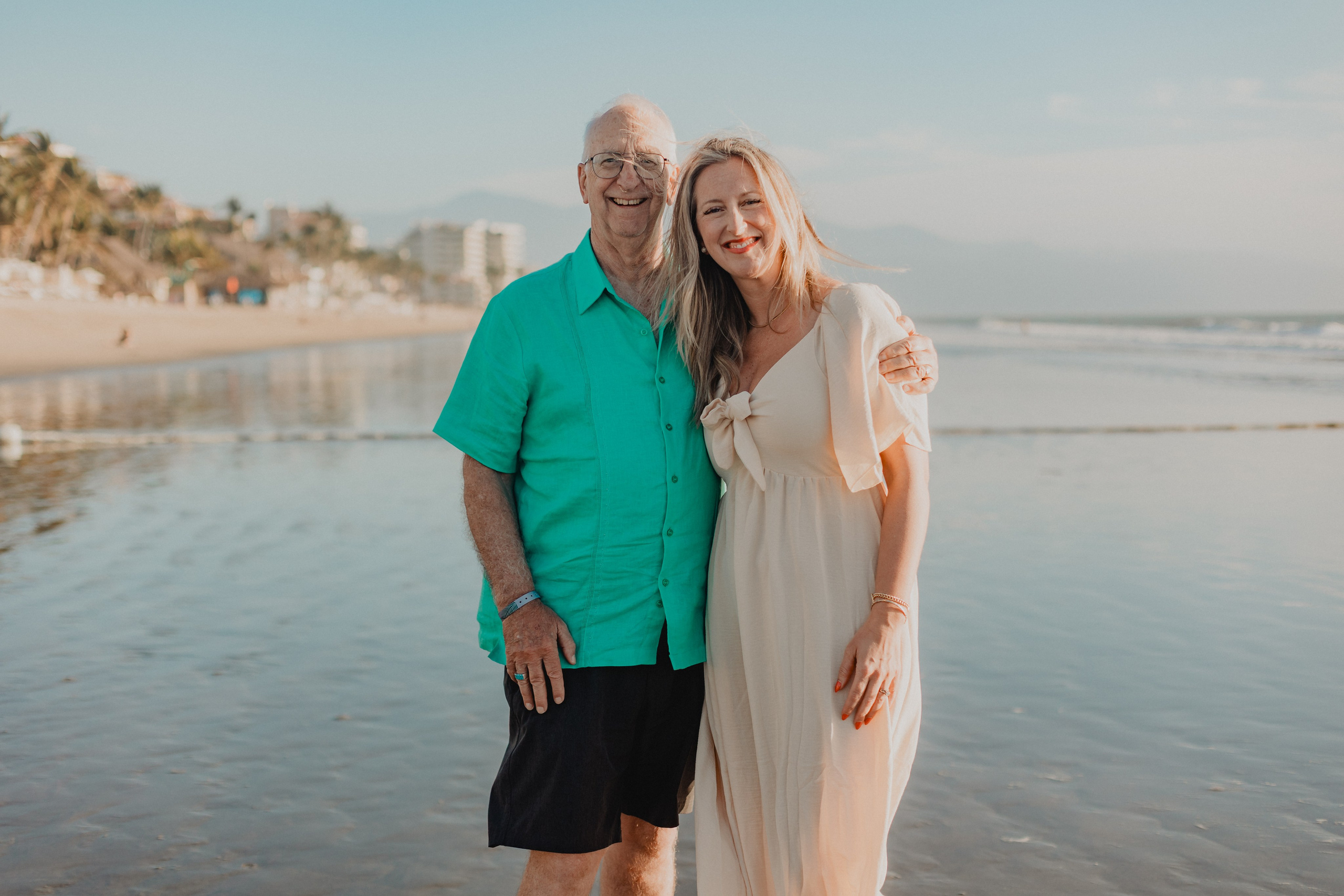 Laughter, Sand, and Sea: A Family Session in Nuevo Vallarta. Fotógrafo de Bodas en Puerto Vallarta y Riviera Nayarit | VL photo & film
