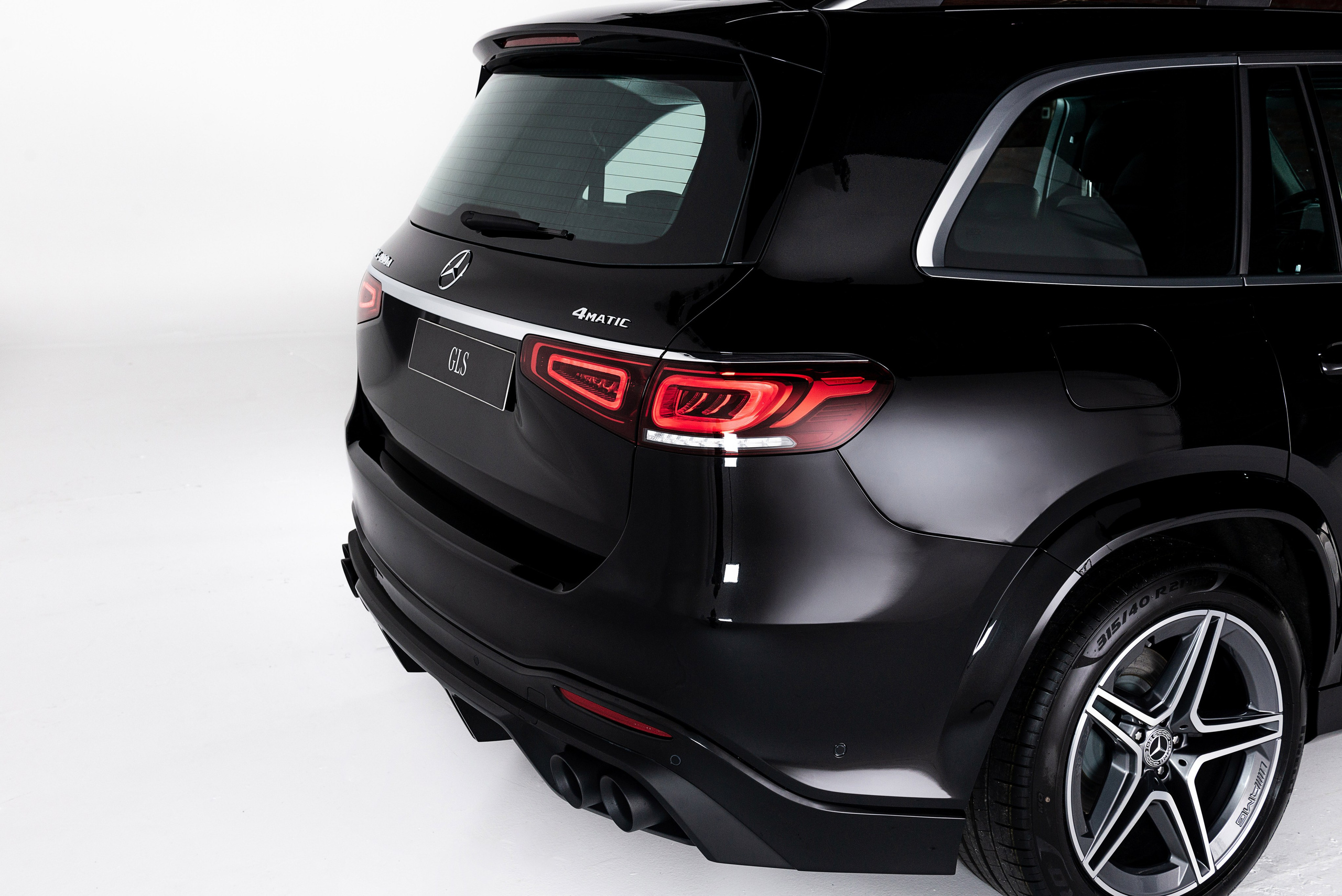 Автомобильная фотосъемка Mercedes GLS в студии. PHOTOGRAPHER QUINTANA ROO