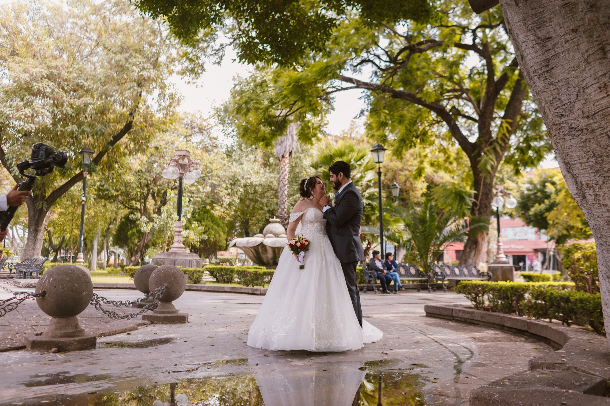 Sofía y Diego: Boda en San Luis Potosí - Parque norte. Fotógrafo de bodas