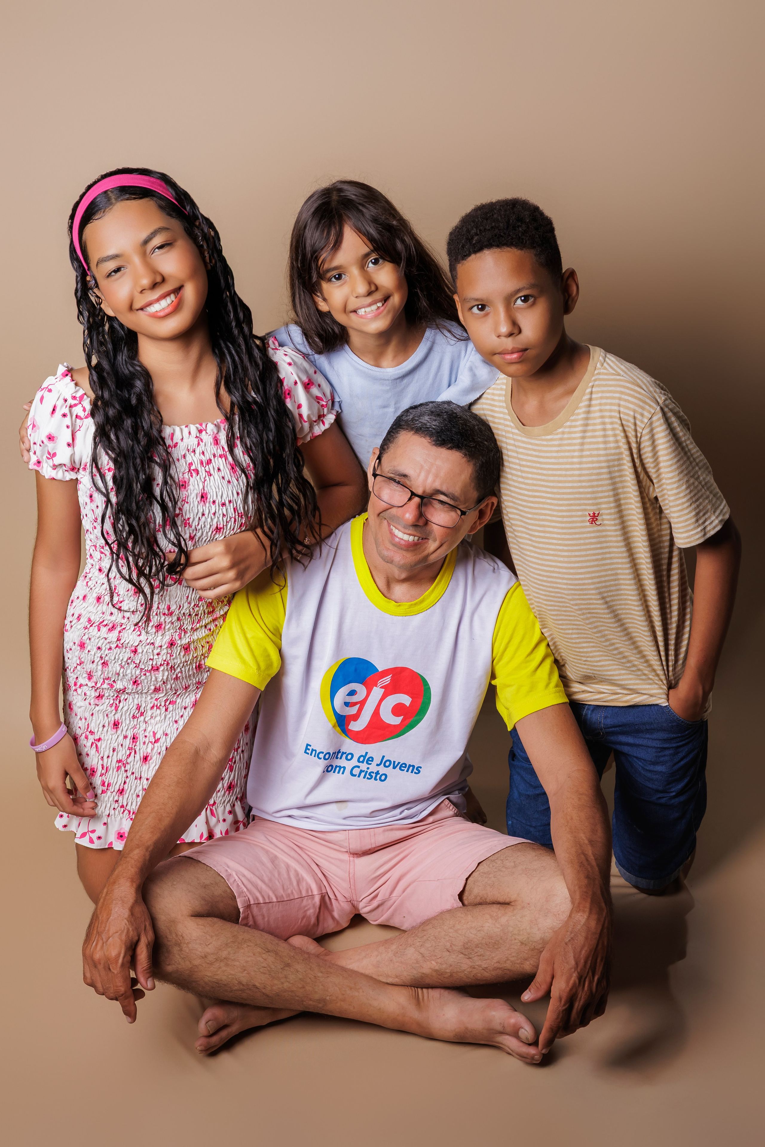 Ensaio fotográfico de família em estúdio. Lucas Edgard, Fotógrafo em Teresina — PI. Família, Festas, Casais, Gestantes e Retratos Profissionais