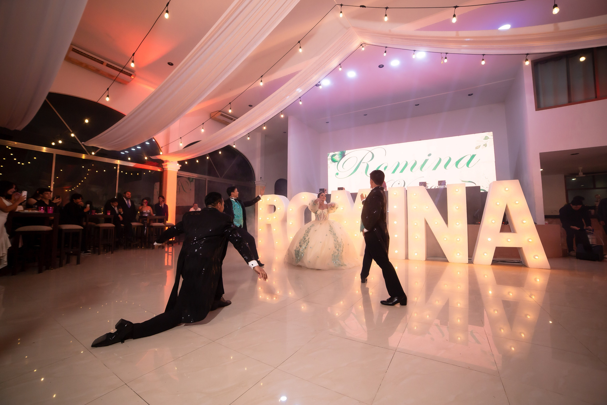 XV AÑOS ROMINA. Simón Enríquez Studio