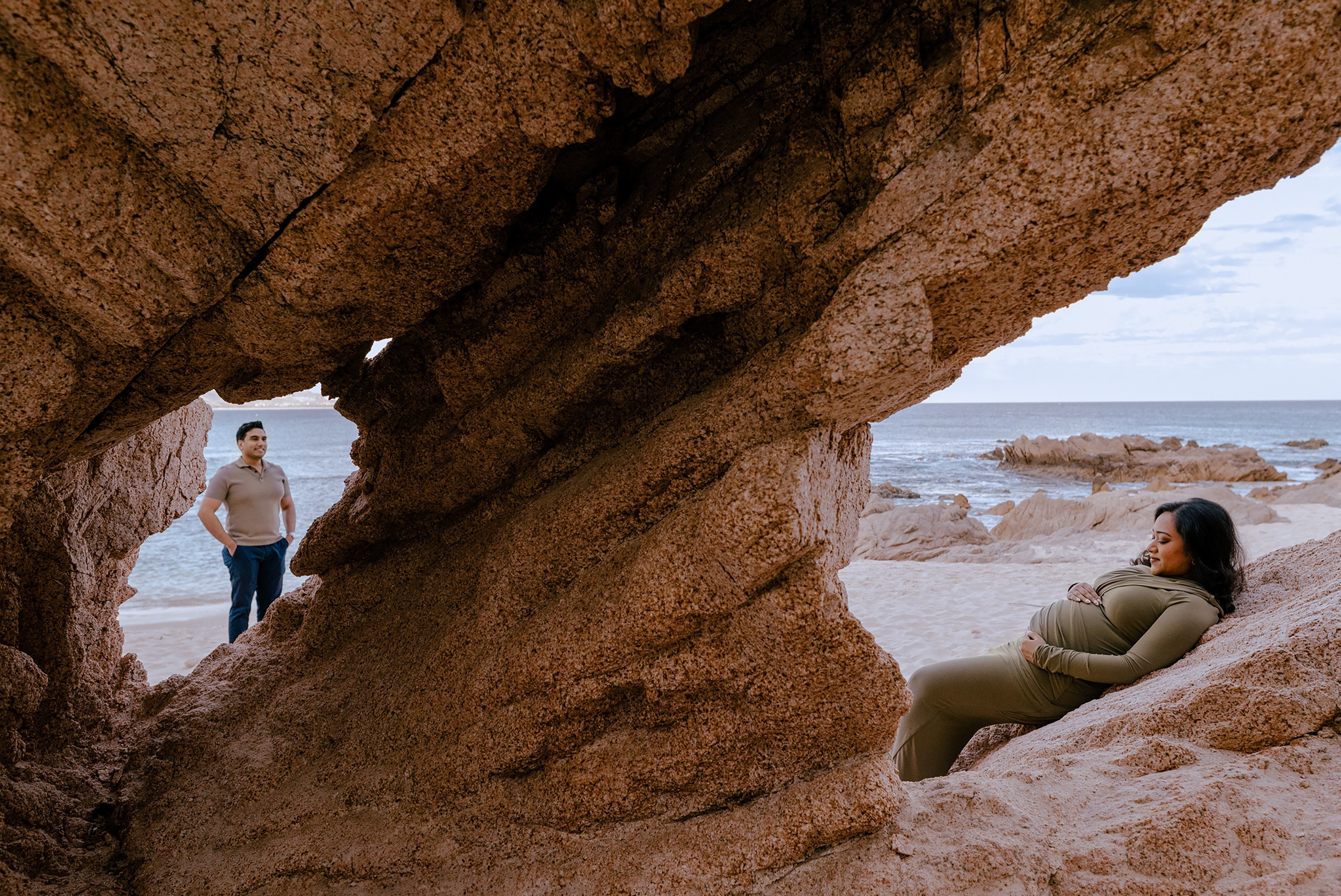 Maternity Photographer in Los Cabos | Beach Pregnancy Sessions – Izrael Reyna
