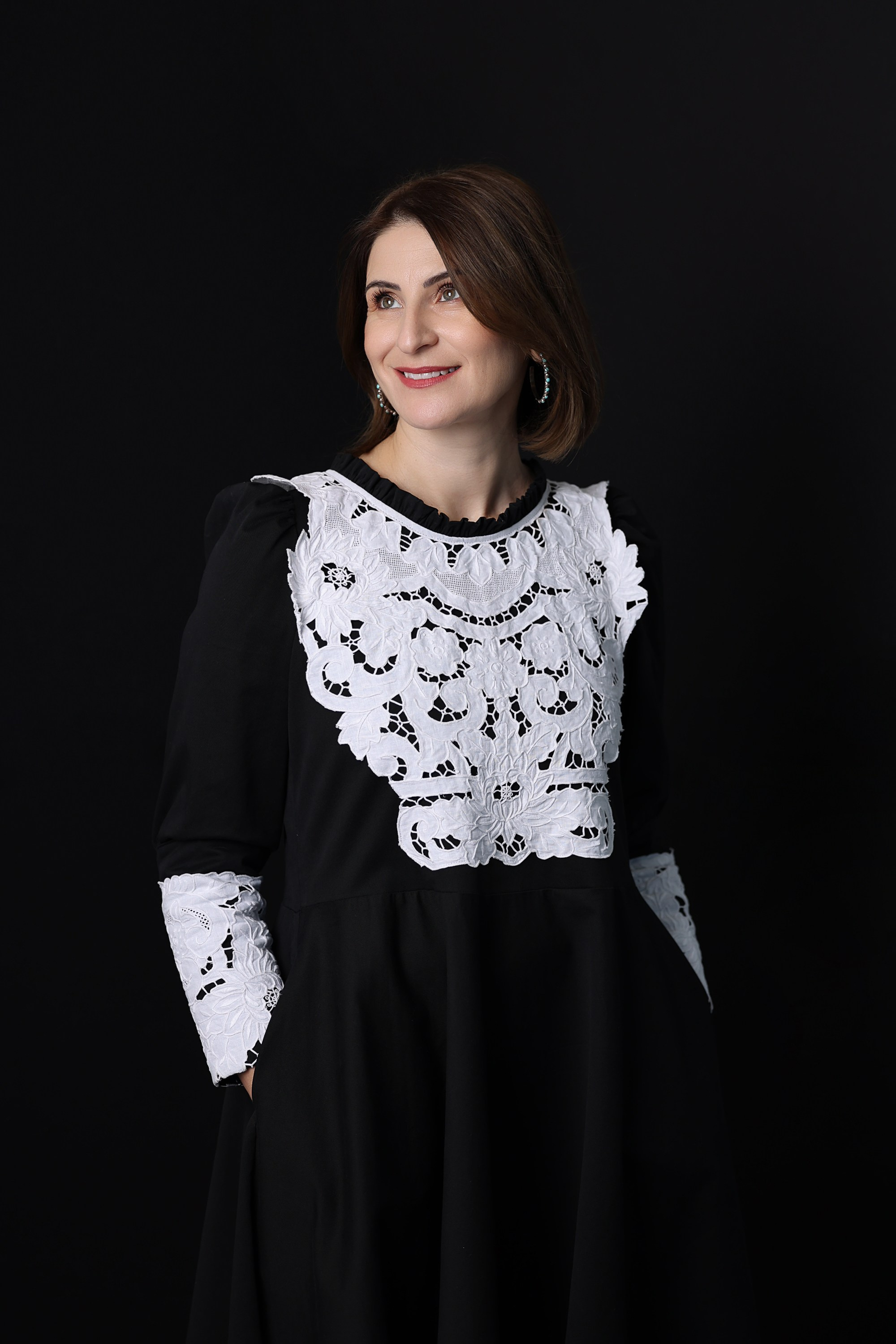 Violeta Sili, Esthéticienne/Beautician. Je suis photographe portraitiste et je réalise des portraits à toutes les étapes de votre vie! Bienvenue dans mon studio à Westmount, Qc