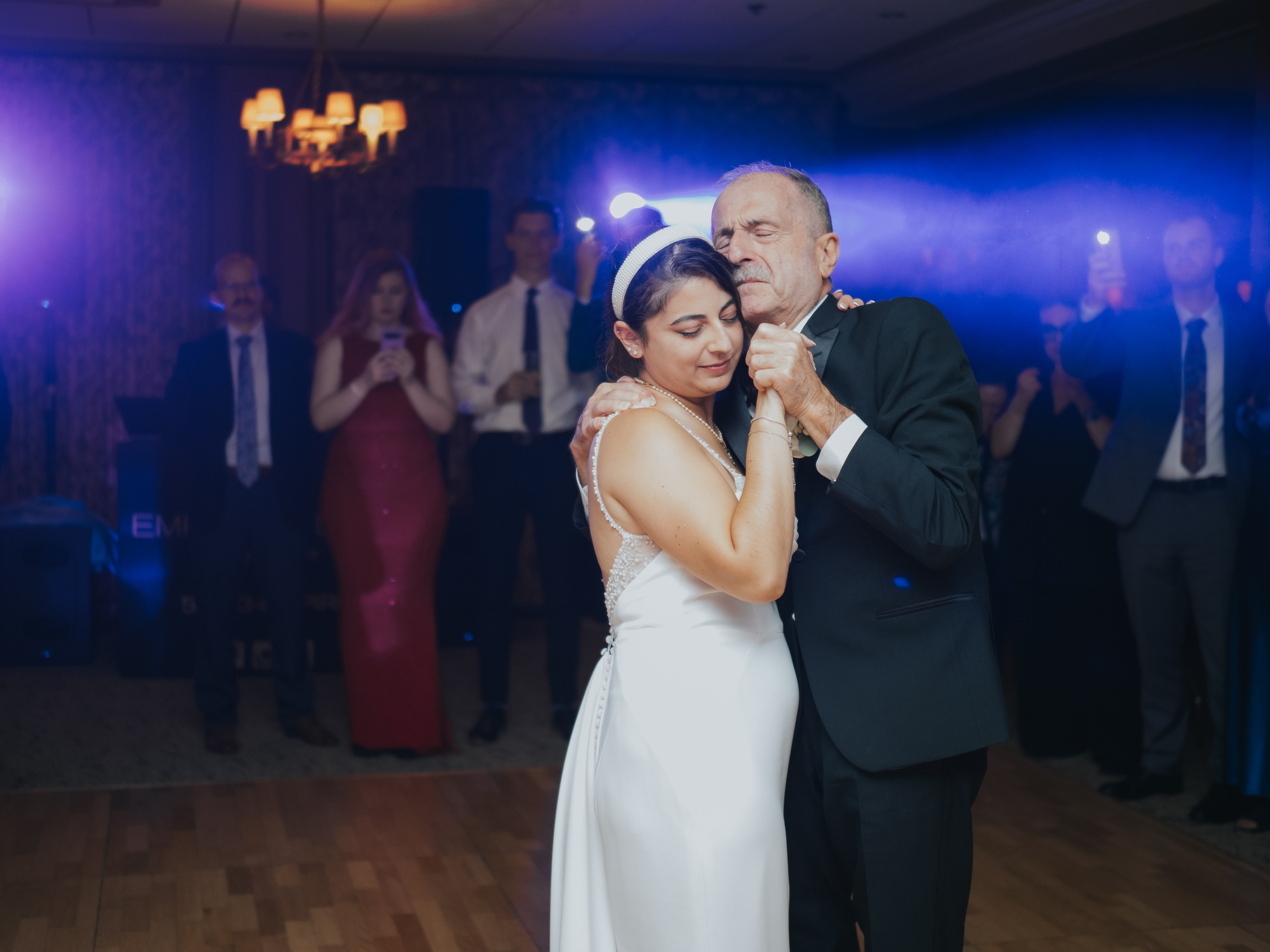 Wedding of Cassandra and Loïc in Beaconsfield, Montreal. Montreal Wedding Photographer — Muriel Oe Photo