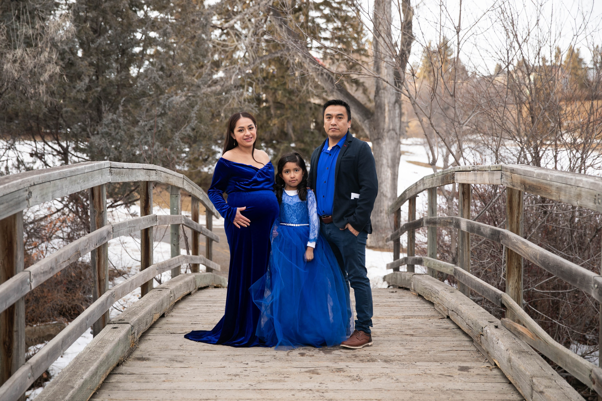 Maternity Photos — Confederation Park — Dulce. Fotografía accesible en Calgary