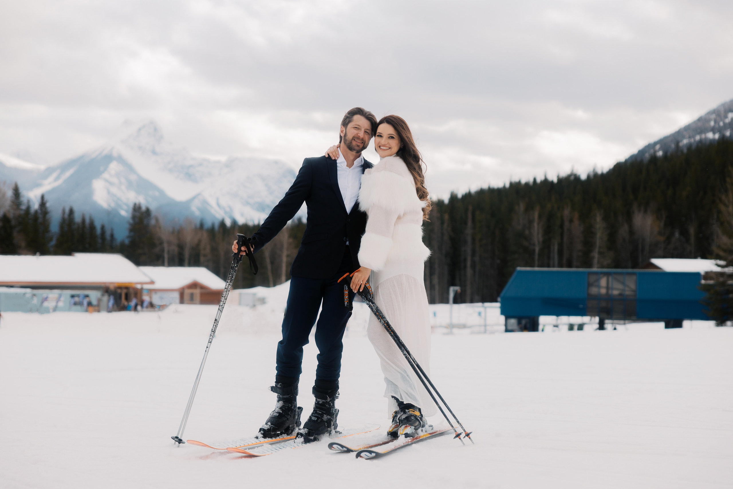 Ski engagement session. Photographer Elvira Hryshchenko