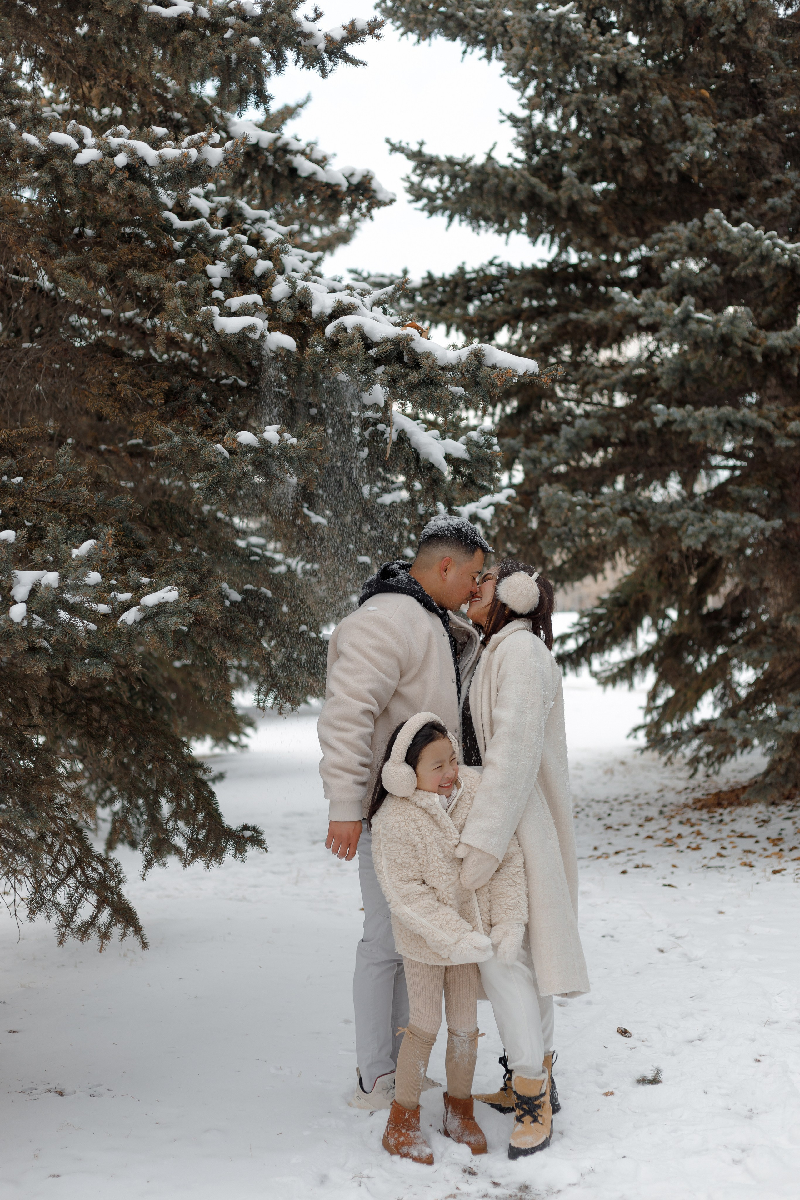 Family winter story. Photographer Elvira Hryshchenko