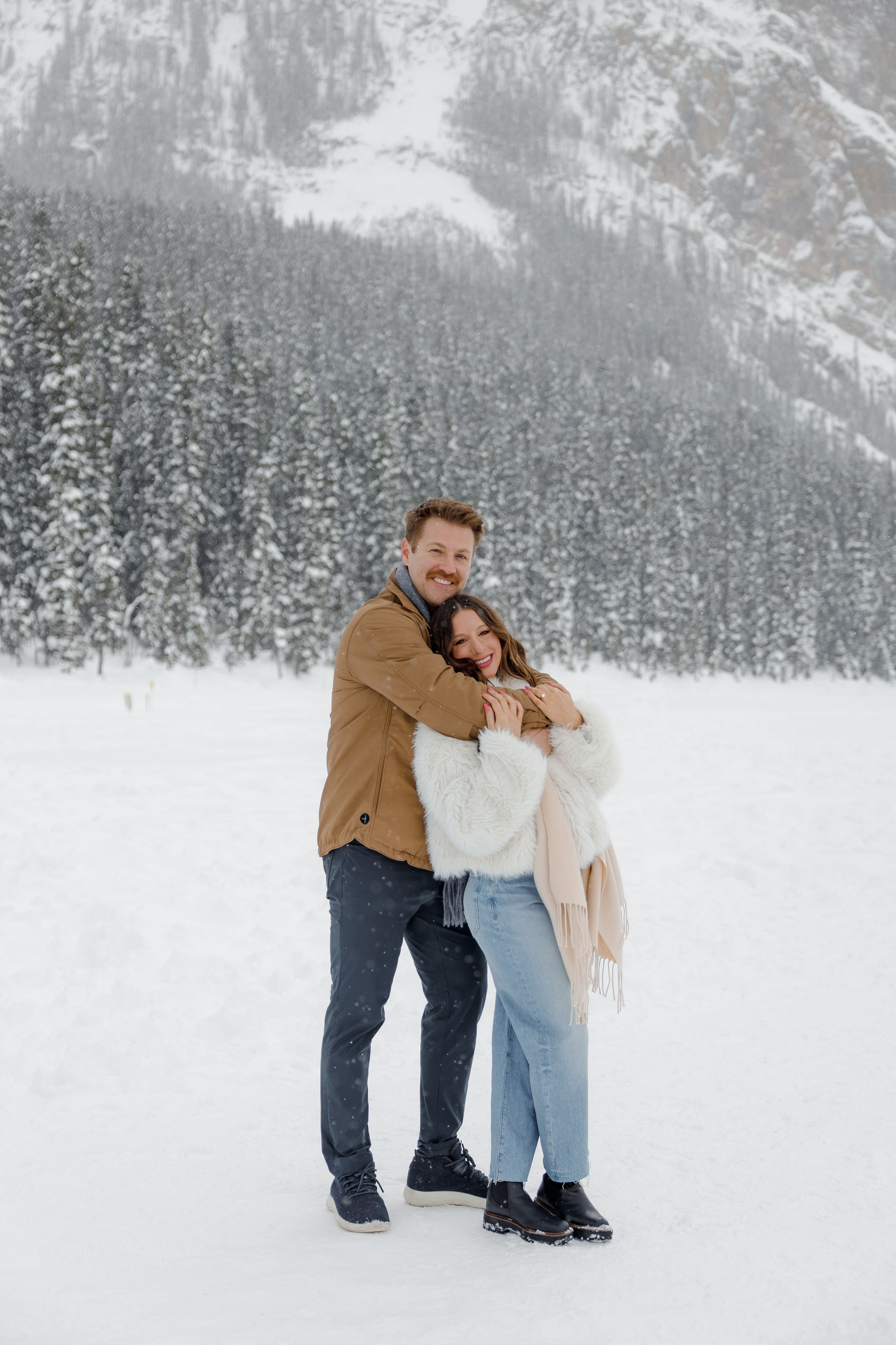 Lake Louise engagement session. Photographer Elvira Hryshchenko