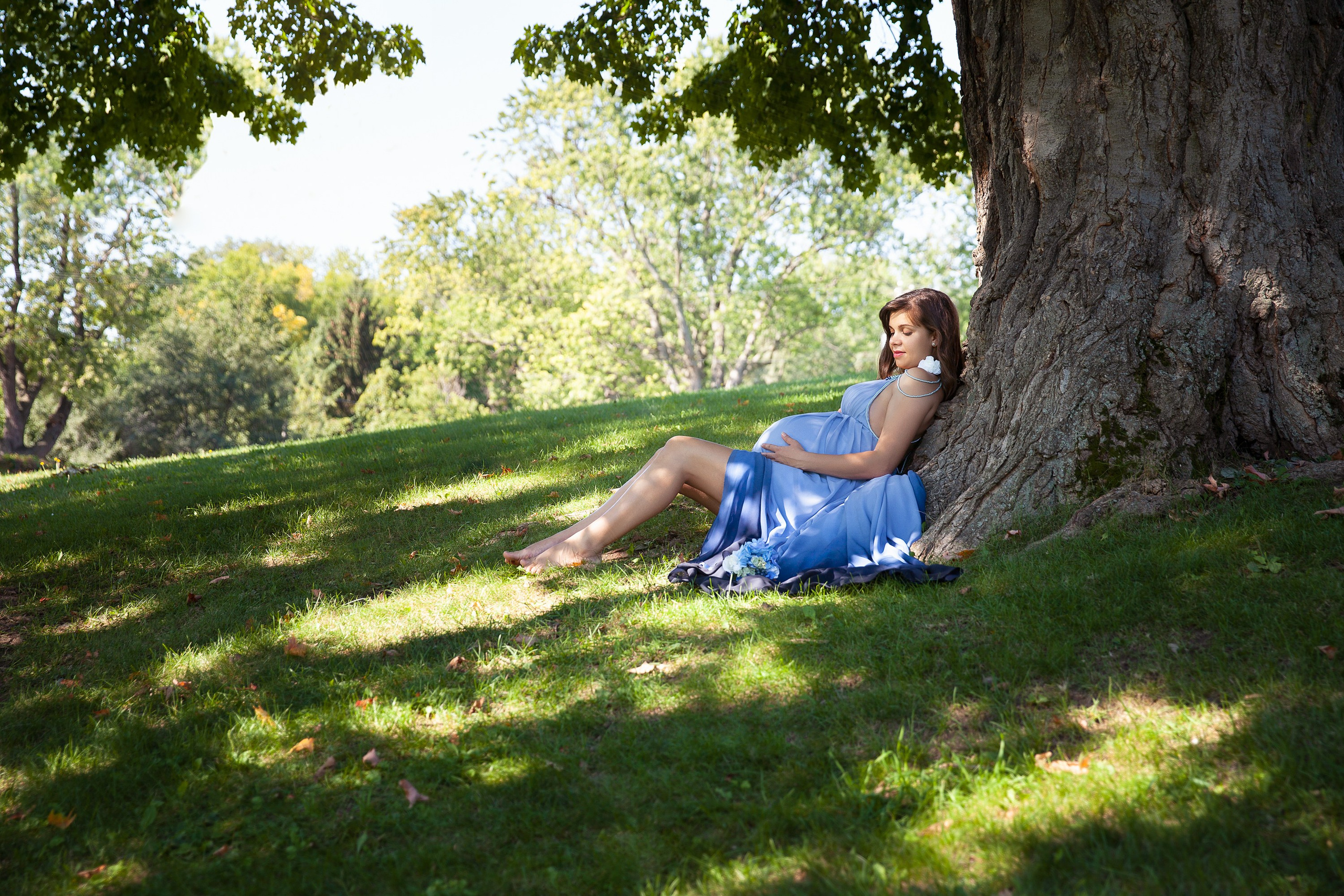 MATERNITY. Je suis photographe portraitiste et je réalise des portraits à toutes les étapes de votre vie! Bienvenue dans mon studio à Westmount, Qc