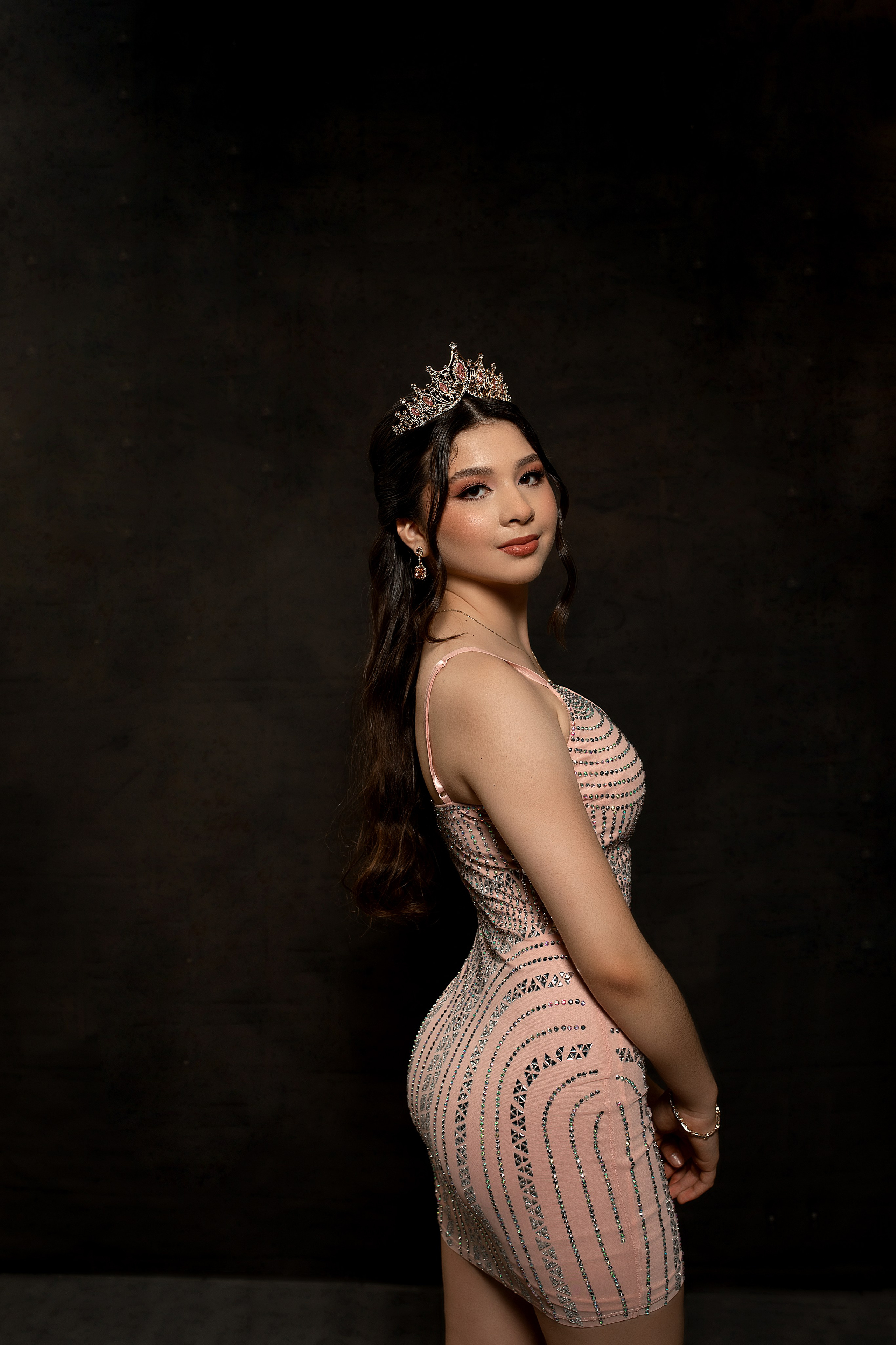 Quinceañera sesion formal en estudio. Victoria Castellanos. Fotógrafo profesional en Mazatlán