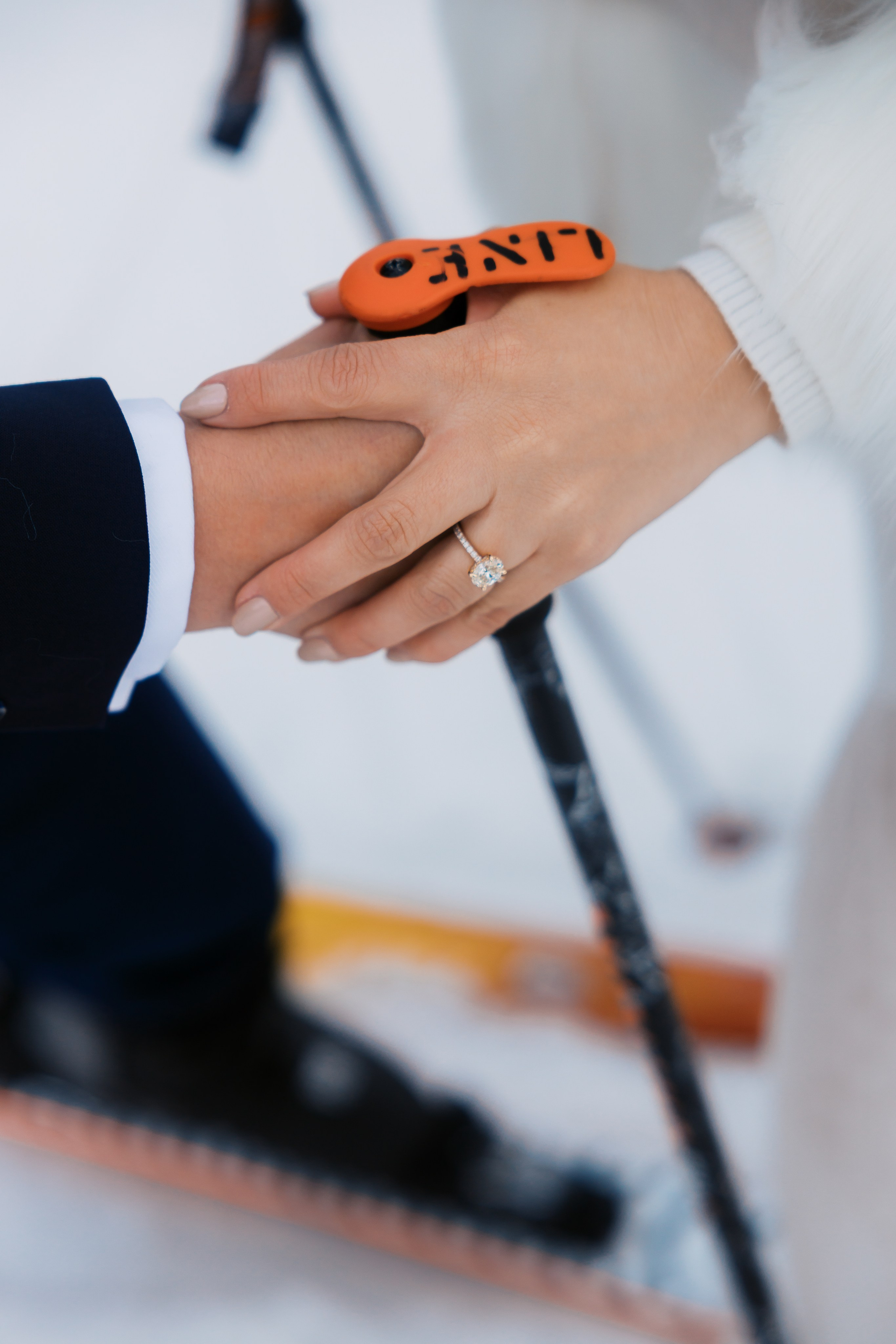 Ski engagement session. Photographer Elvira Hryshchenko