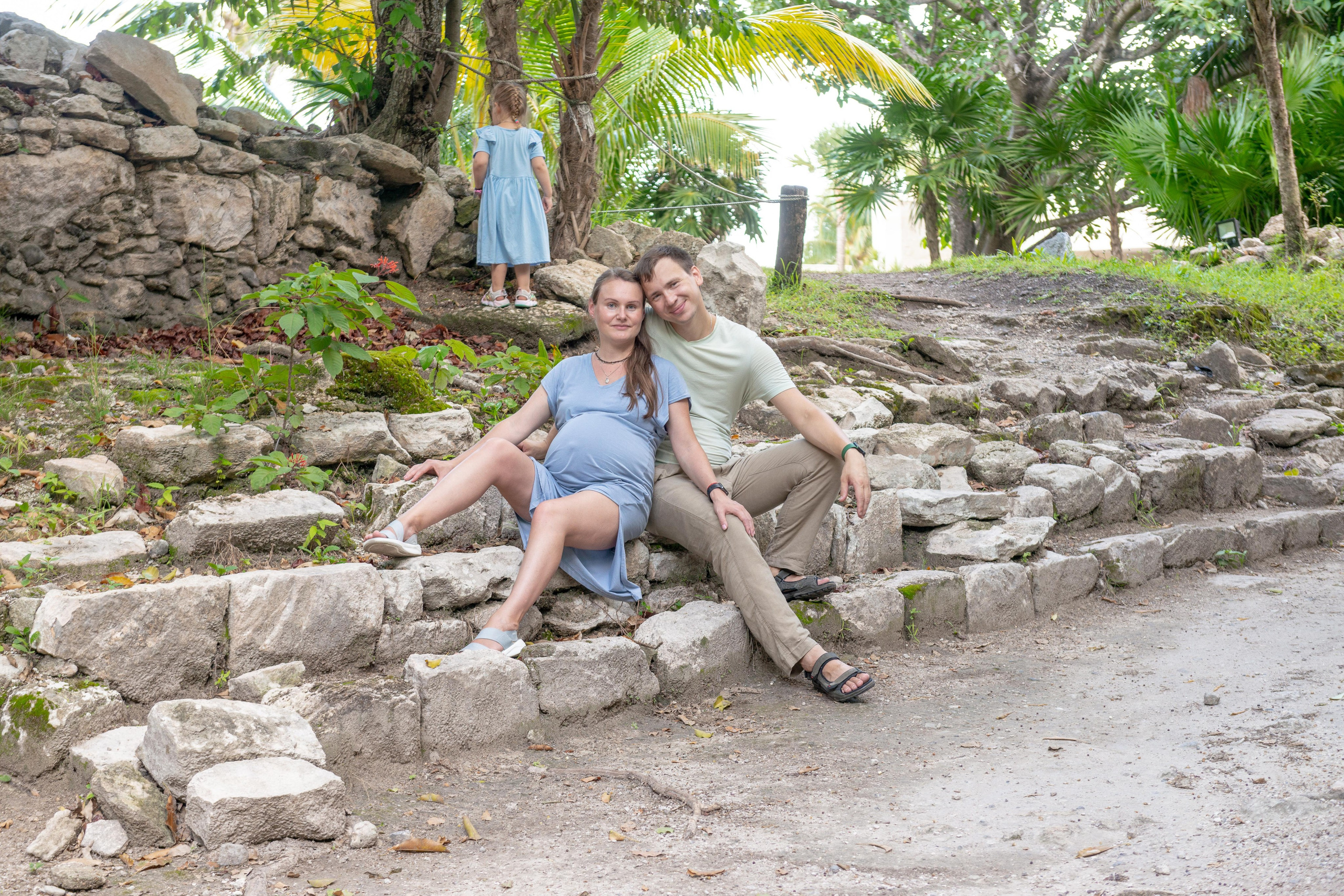 Family Maternity Photoshoot: Waiting for a New Miracle. PHOTOGRAPHER QUINTANA ROO