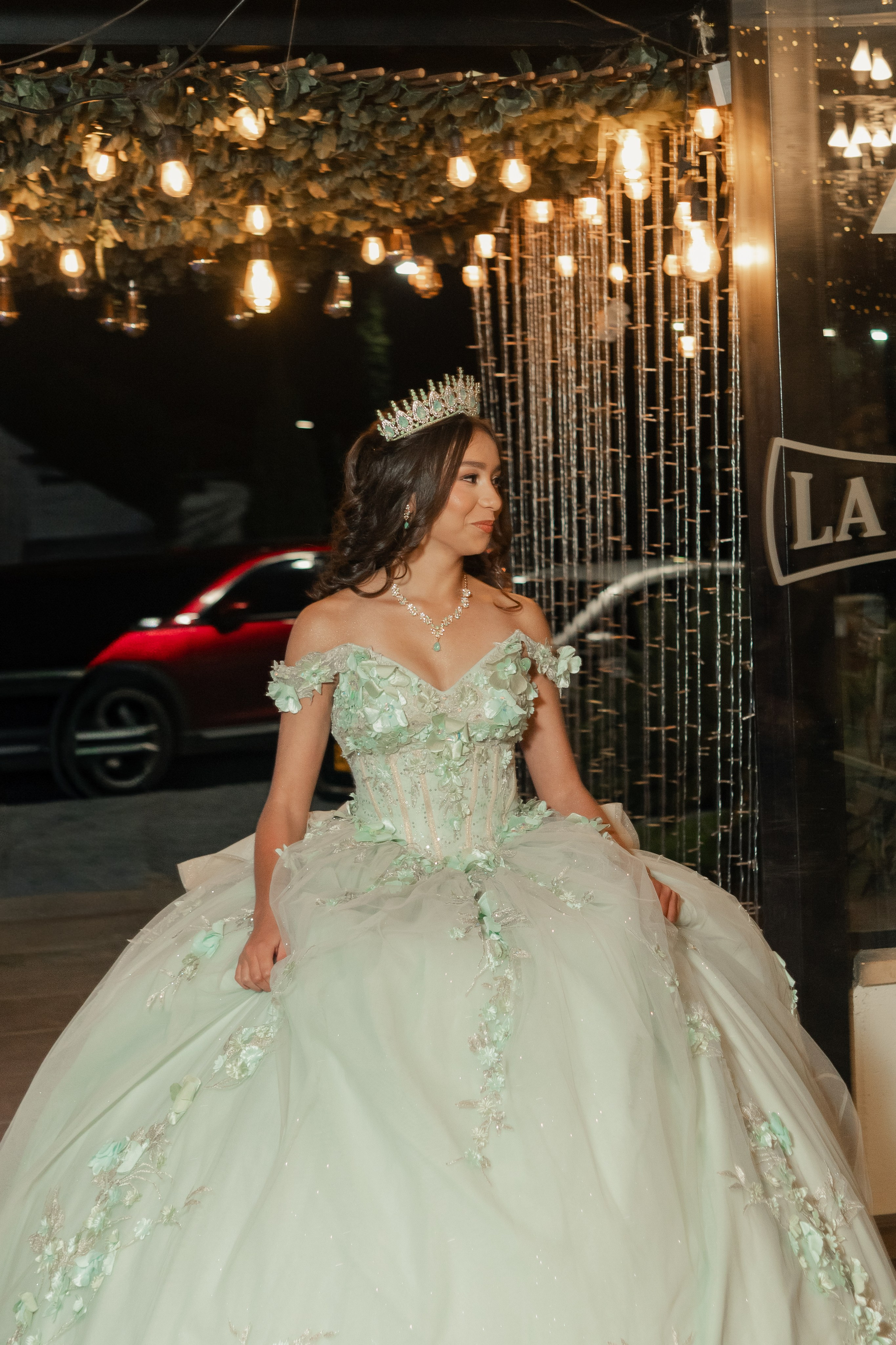 XV LAURA. FOCALMAGIC