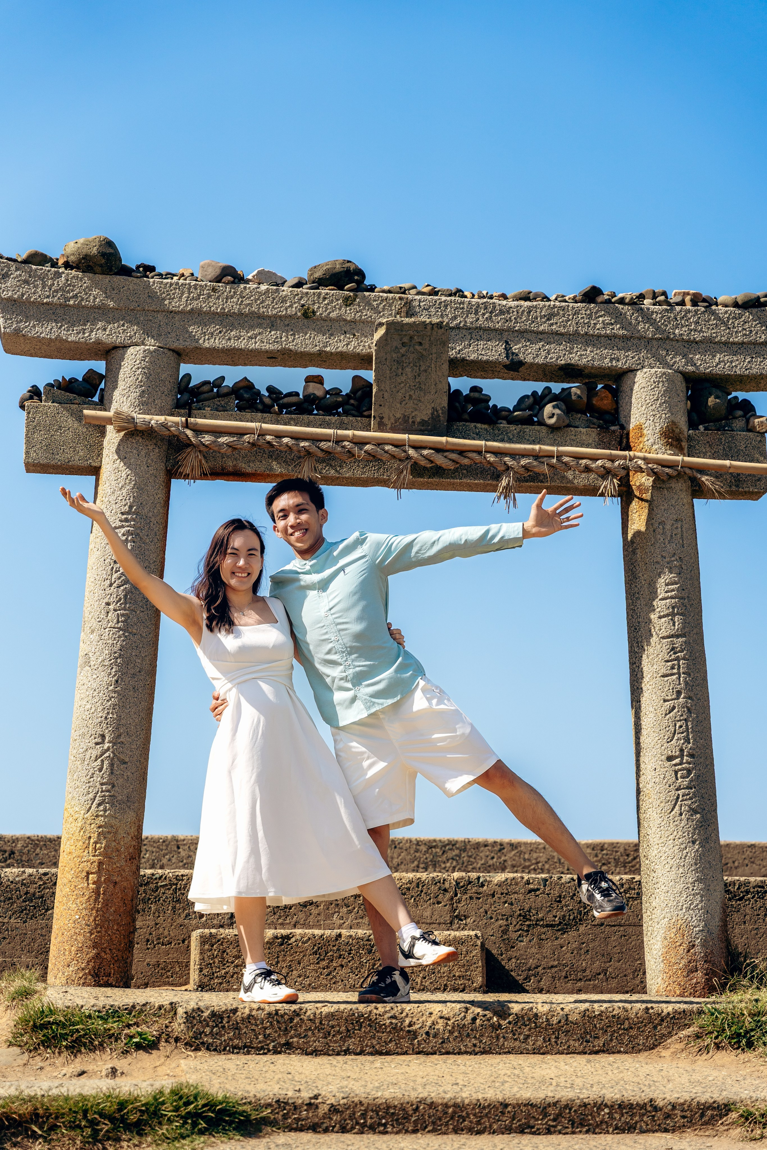 Fukuoka Couple Photoshoot: Roses, Totoro Forest & Sunset Love Story
