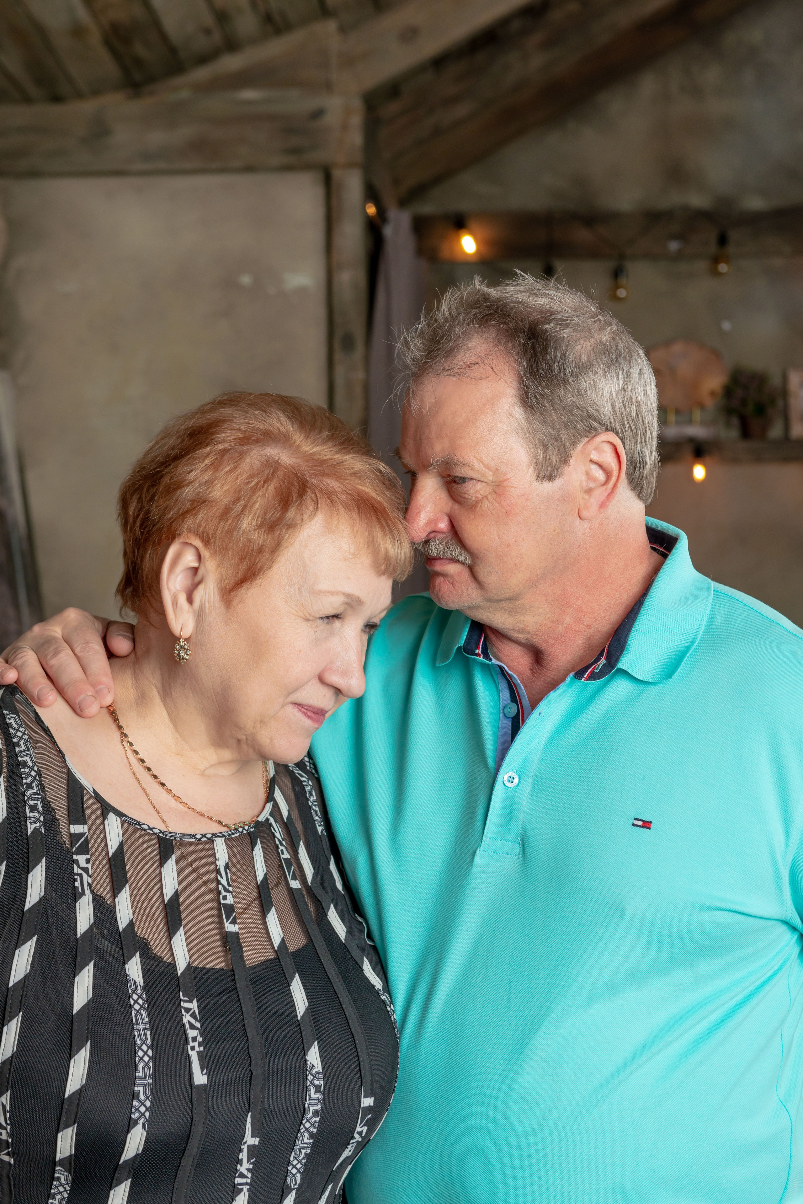 Photosession of a married couple in the studio. PHOTOGRAPHER QUINTANA ROO