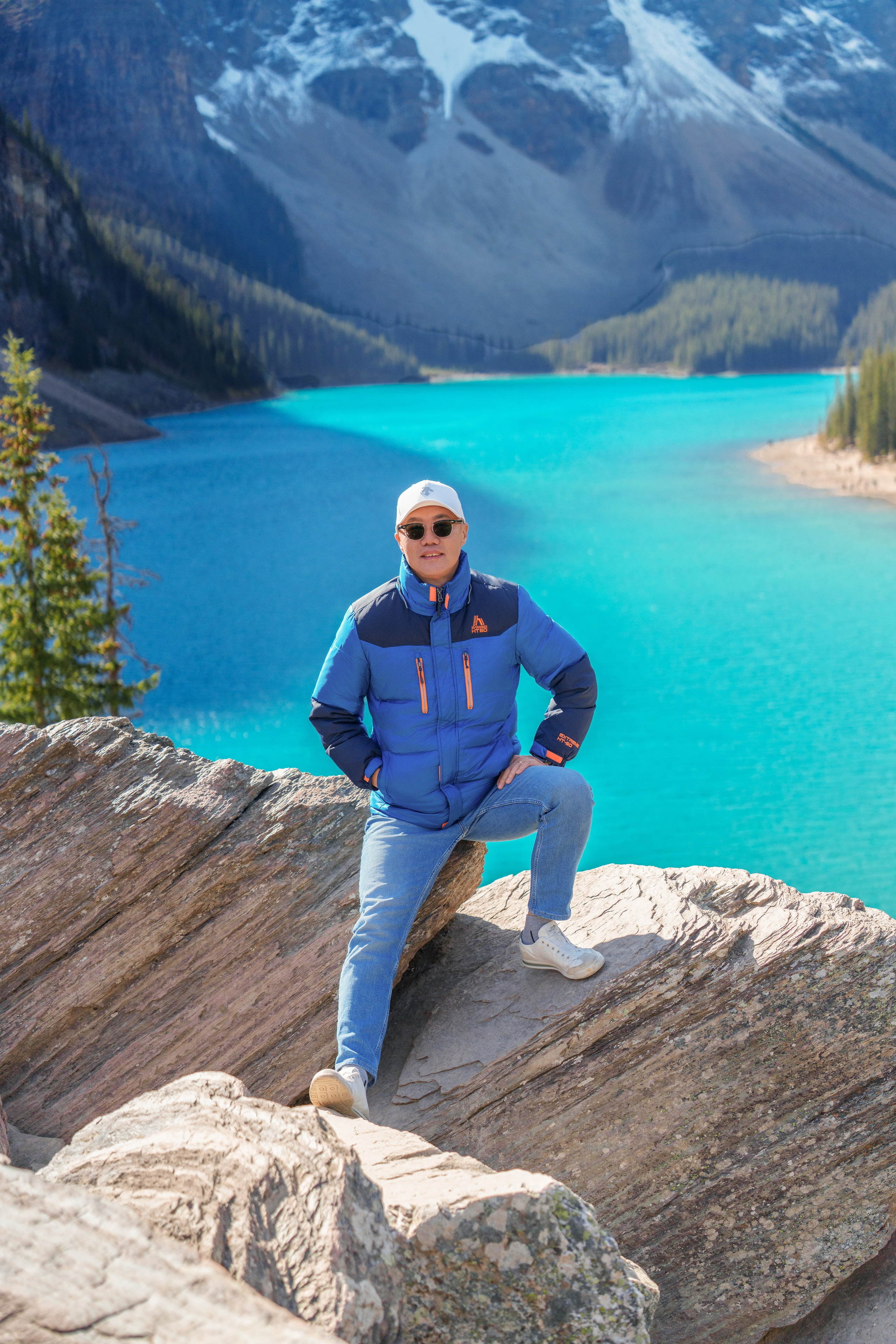 Jona’s Friends — Moraine Lake / Banff. Engagement, Wedding & Family Photographer in Calgary | allo Photography